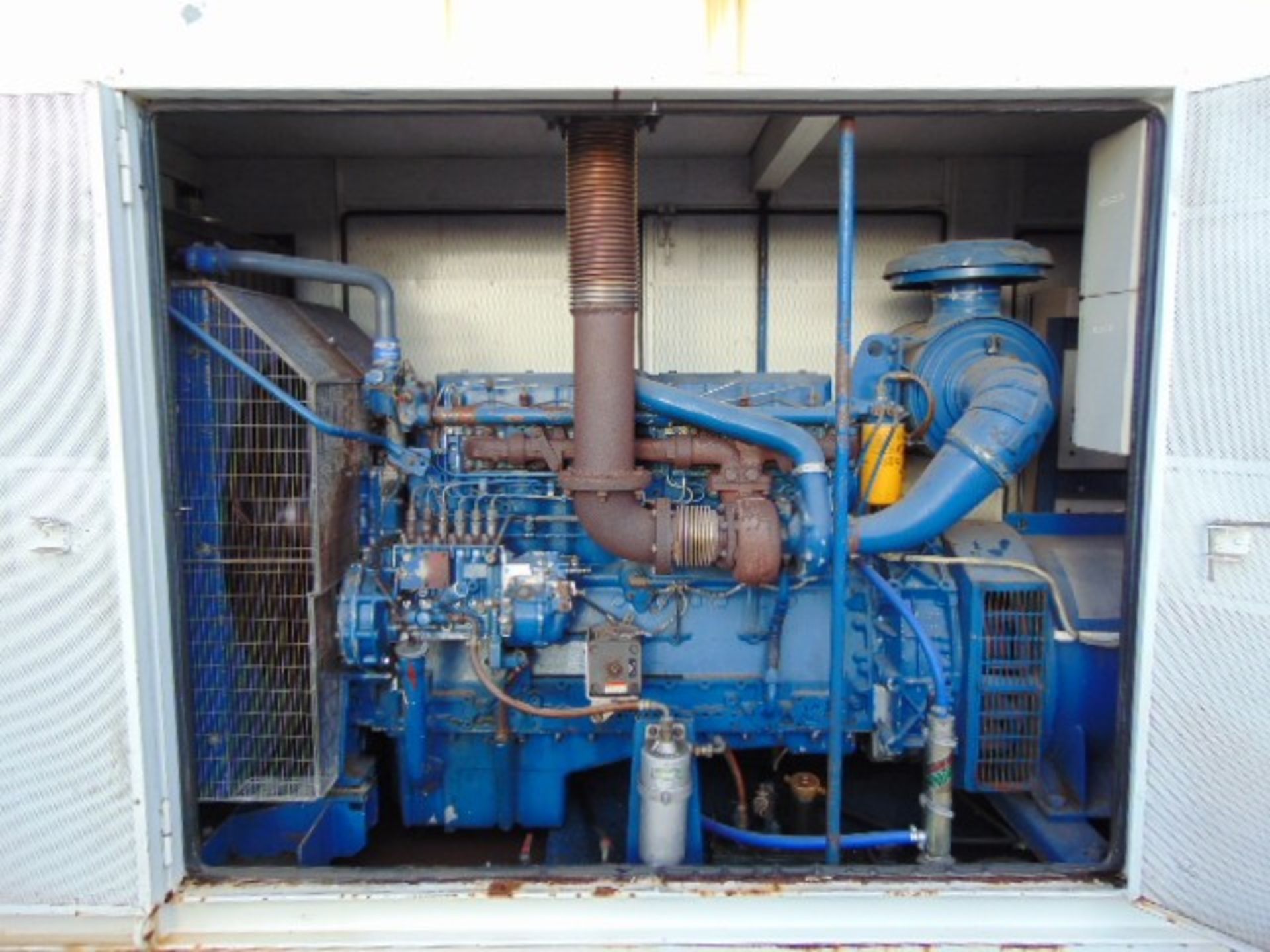 Newage Stamford 375KVA Perkins 2000 Series 3 Phase Containerised Silent Diesel Generator - Bild 15 aus 20