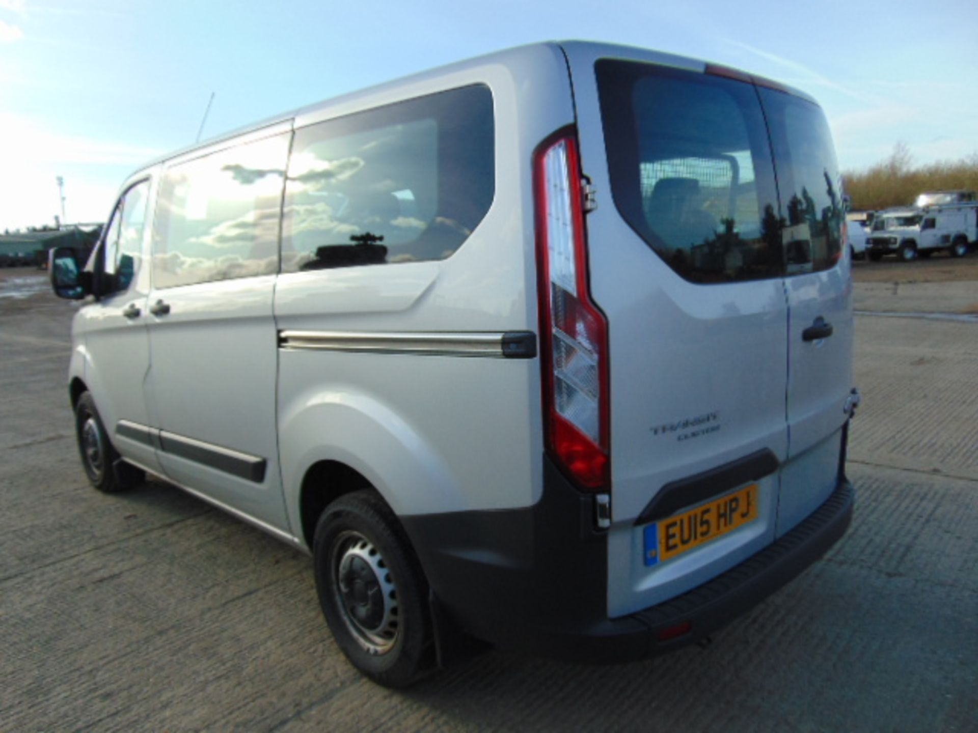 2015 Ford Transit Custom 310 Eco-Tech 2.2 9 Seat Minibus - Image 9 of 18