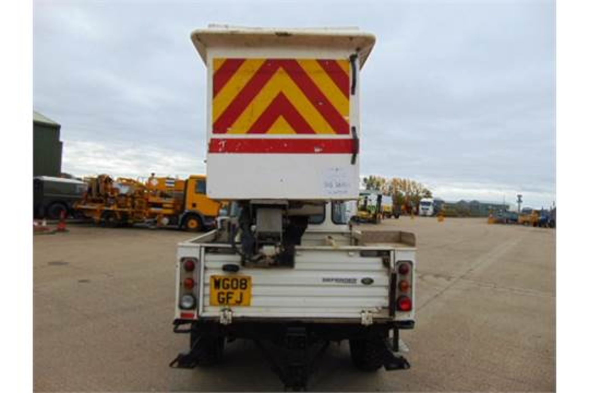 Land Rover Defender 110 High Capacity Cherry Picker - Image 10 of 34