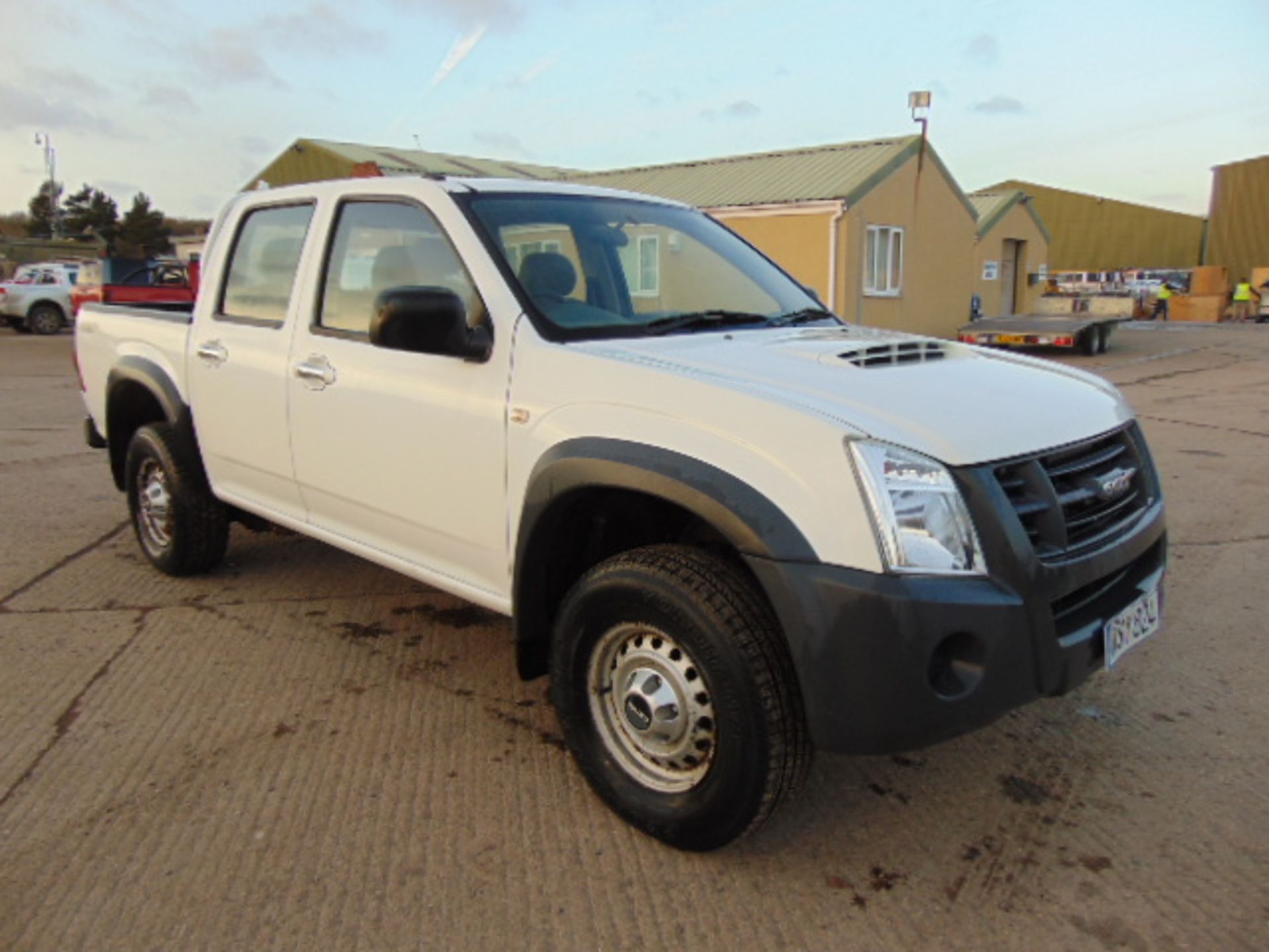 Isuzu D-Max Double Cab 2.5 Diesel 4 x 4 Pickup