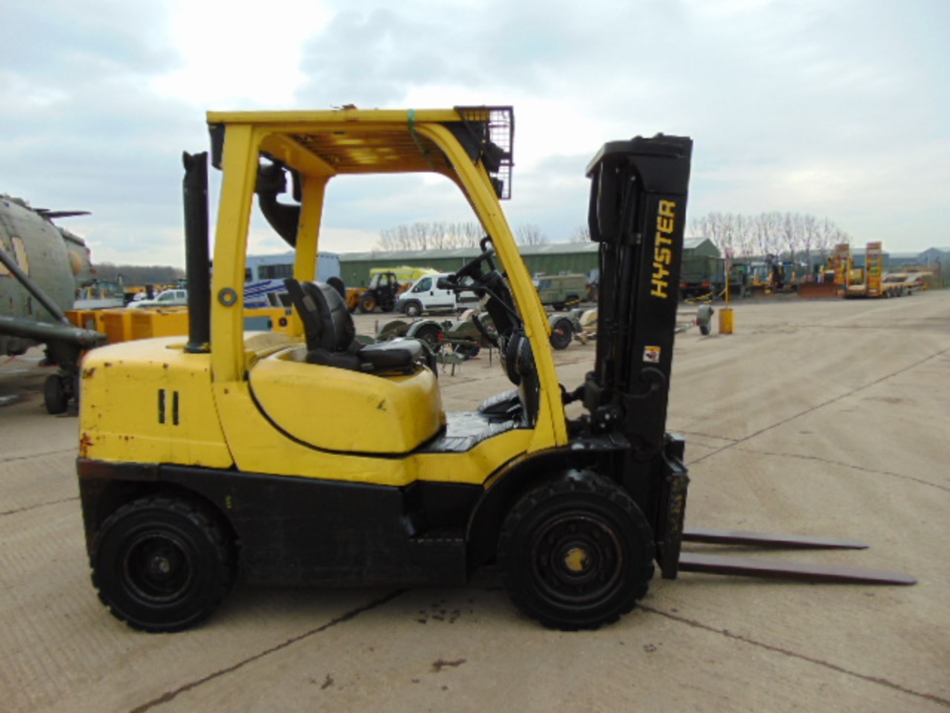 Hyster H4.0FT5 Counter Balance Diesel Forklift - Image 9 of 22