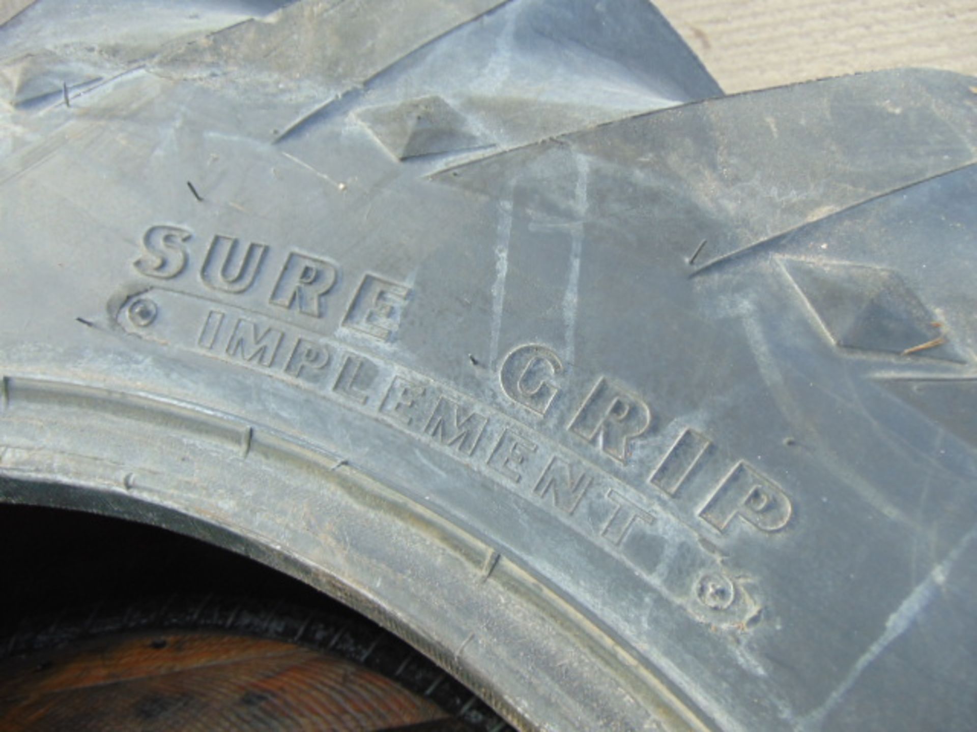 1 x Goodyear Sure Grip 15.5/80-24 Tyre - Image 6 of 6