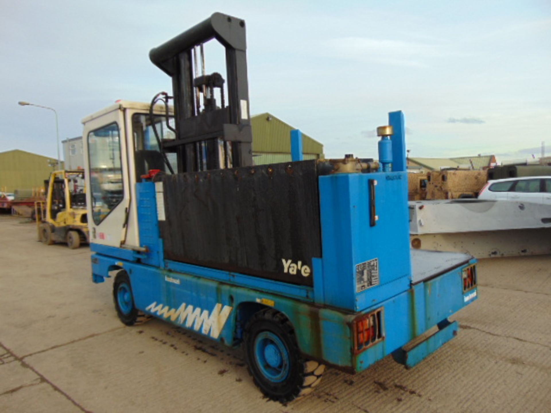 FANTUZZI SF40E 4000kg Sideloader Electric Forklift ONLY 301 hours! - Image 17 of 24