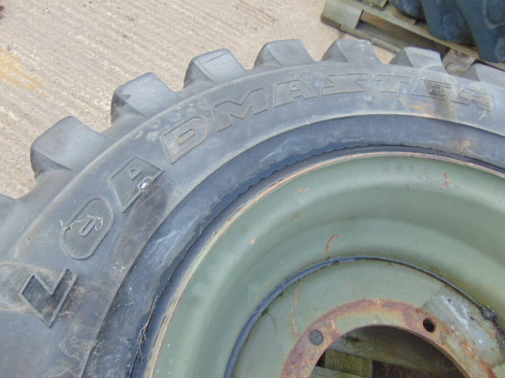 1 x Solideal Load Master 15.5-23 L3 Tyre C/W 5 Stud Rim - Image 5 of 6
