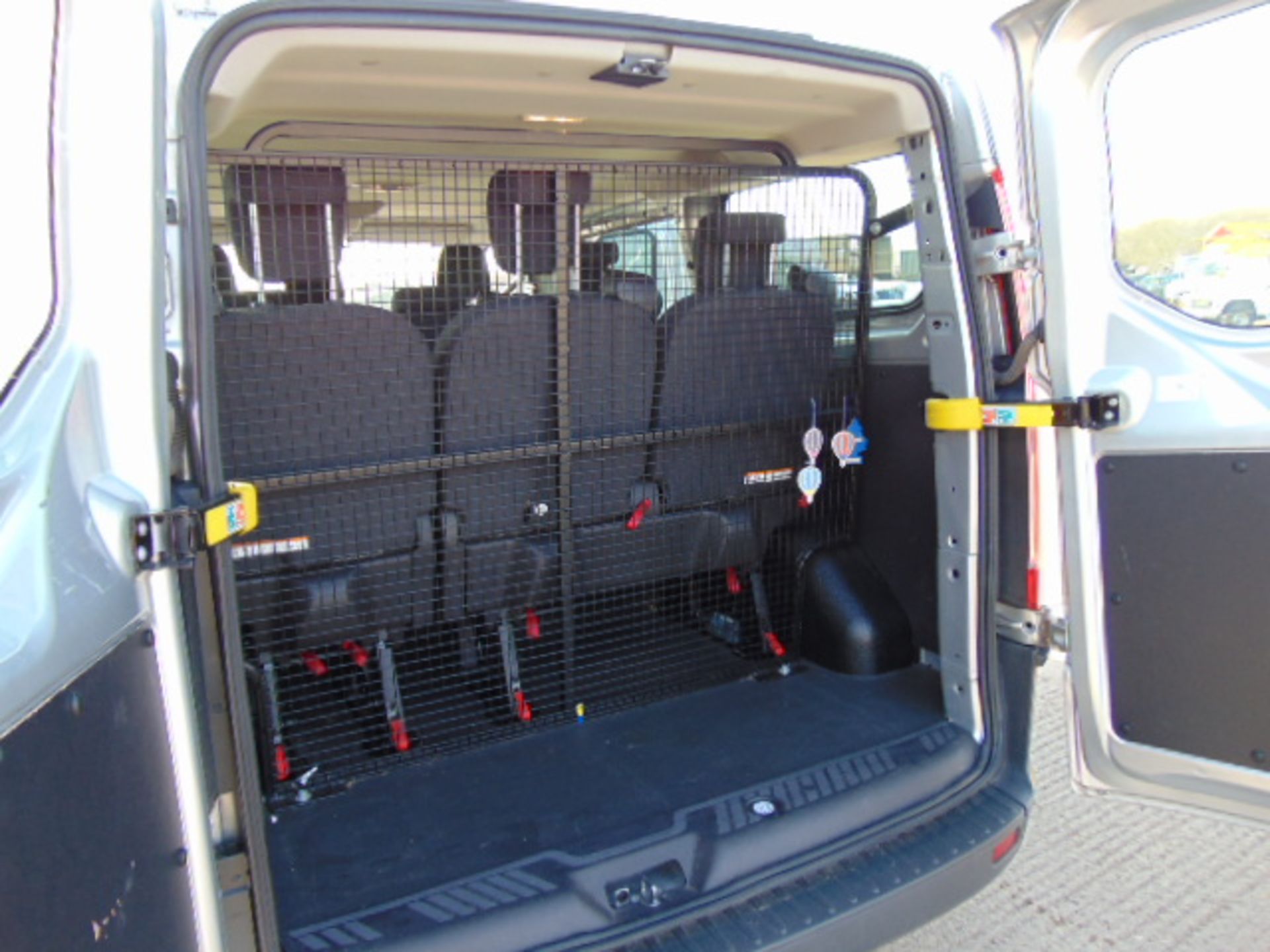 2015 Ford Transit Custom 310 Eco-Tech 2.2 9 Seat Minibus - Image 16 of 18