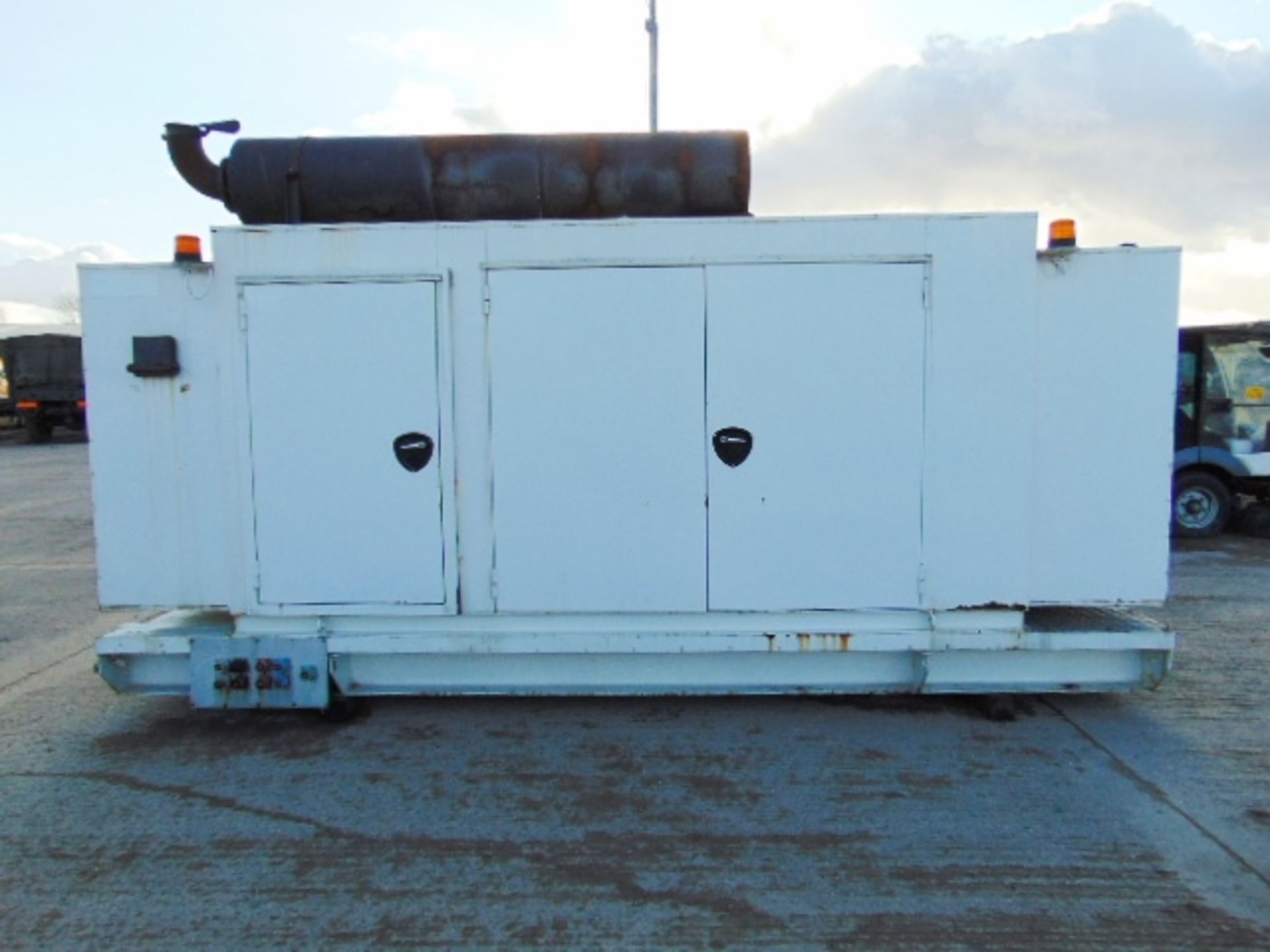 Newage Stamford 375KVA Perkins 2000 Series 3 Phase Containerised Silent Diesel Generator - Bild 11 aus 20