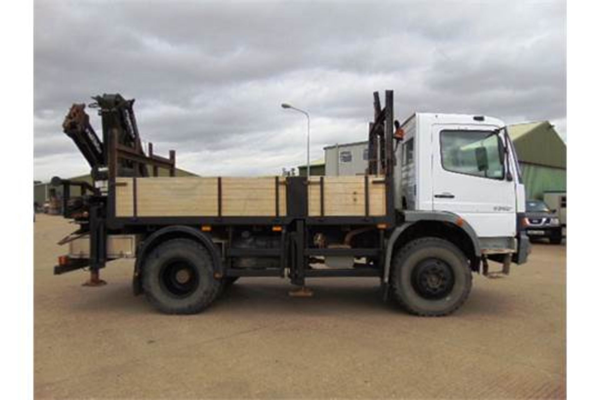 Mercedes-Benz Atego 1317 4x4 Dropside complete with Atlas 105.1 Crane and H14P SuperWinch - Image 11 of 36