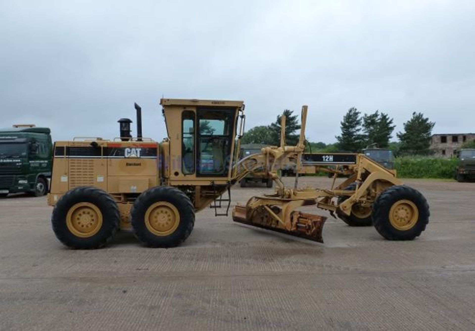 Caterpillar 12H Articulated Frame Motor Grader - Image 4 of 10