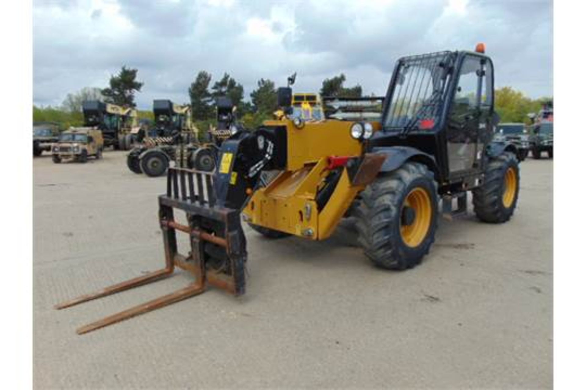 2013 Caterpillar TH414C 3.6 ton Telehandler - Image 4 of 22