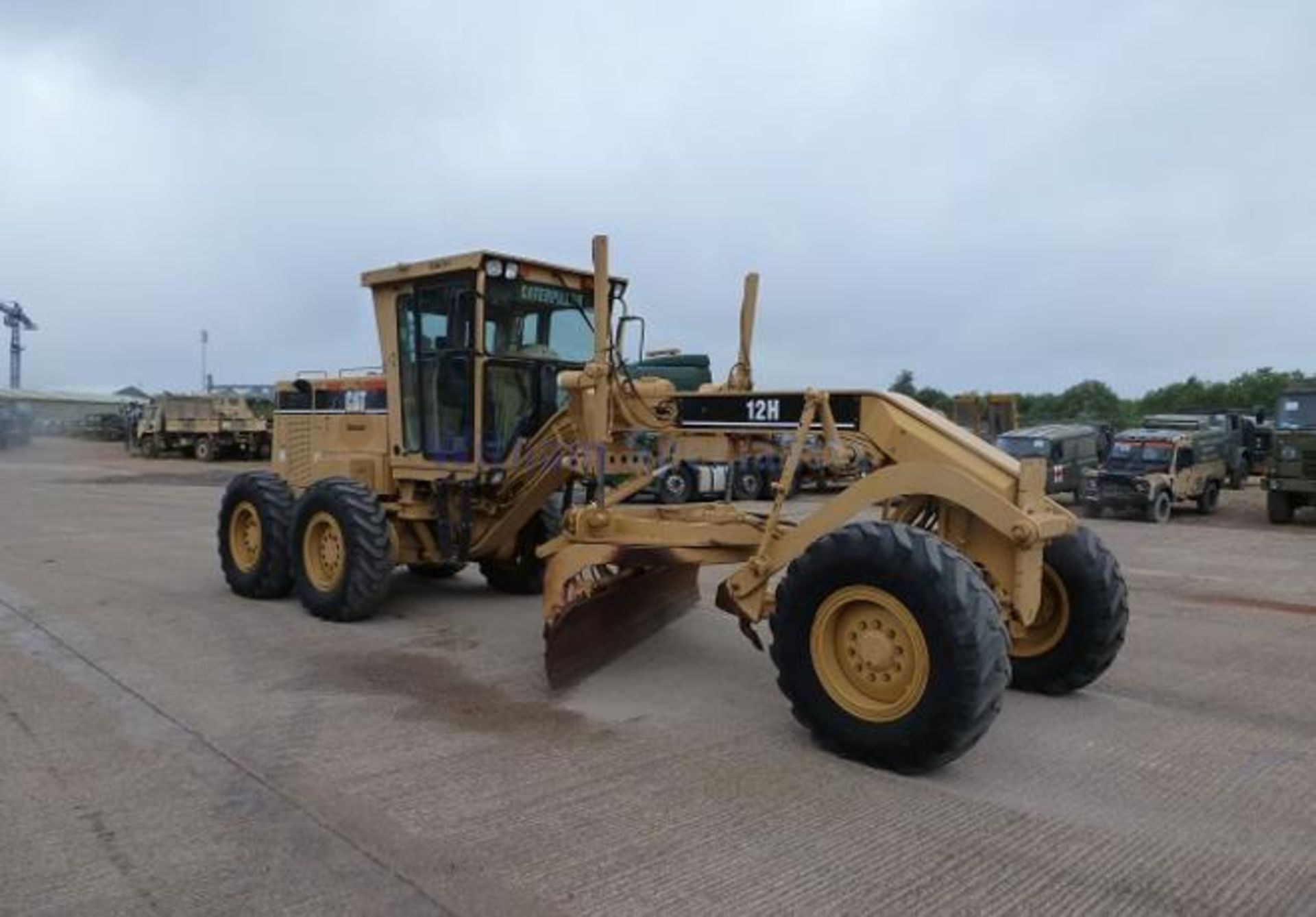 Caterpillar 12H Articulated Frame Motor Grader - Image 2 of 10