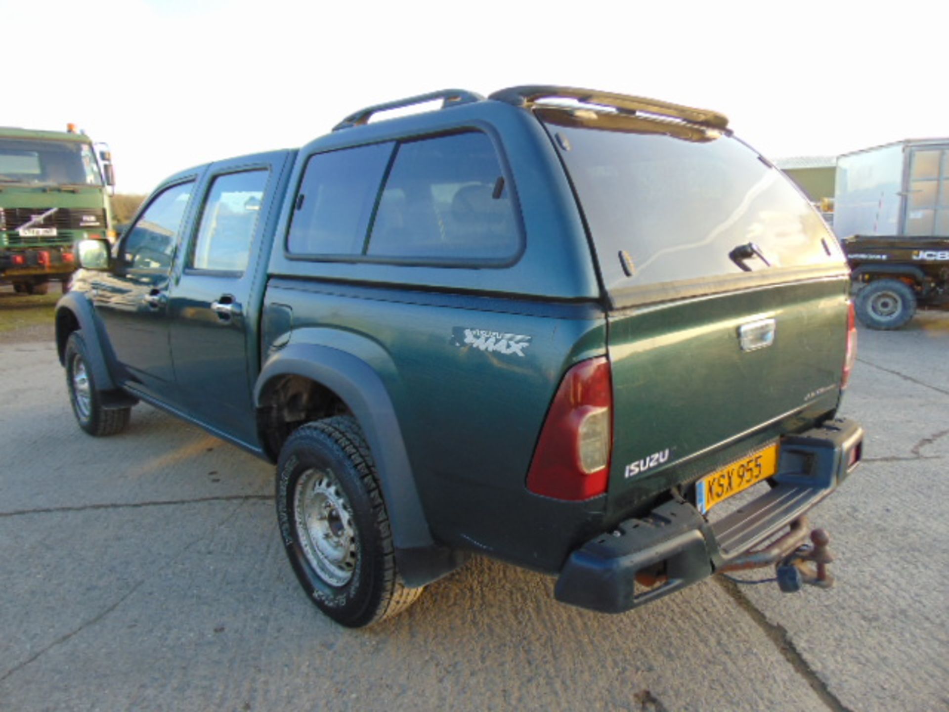 Isuzu D-Max Double Cab 2.5 Diesel 4 x 4 Pickup - Image 6 of 15