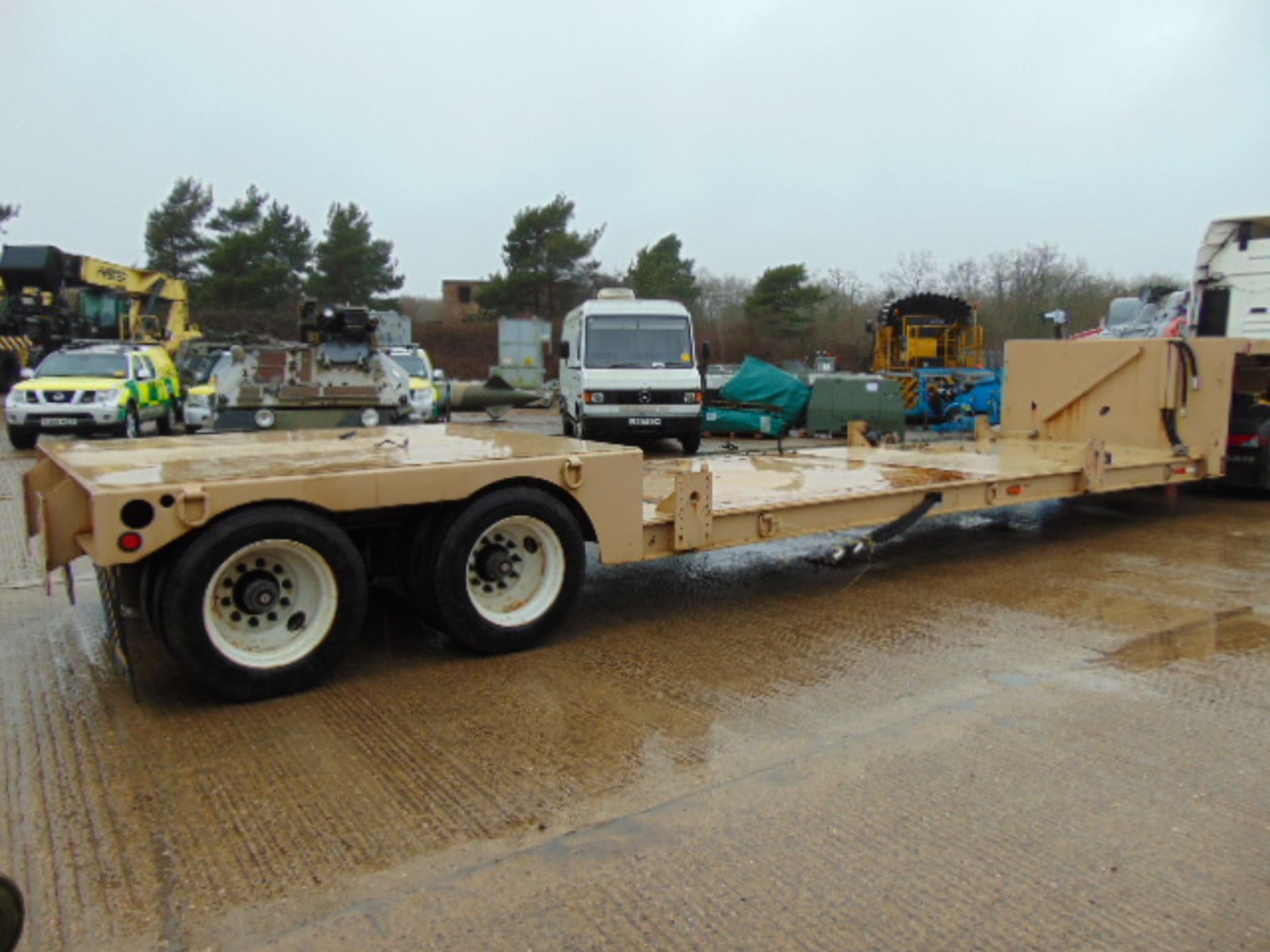 Ex Reserve 2007 Fontaine 44ft Twin Axle Step Frame Low Loader Trailer - Image 5 of 14