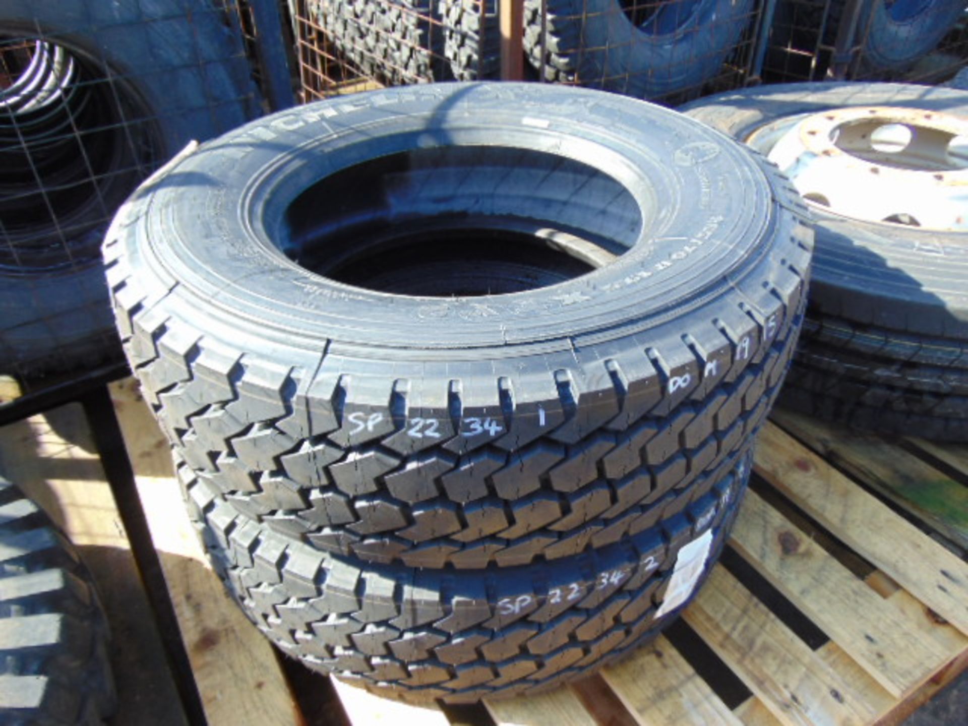 2 x Michelin XTY 2 265/70 R19.5 Tyres