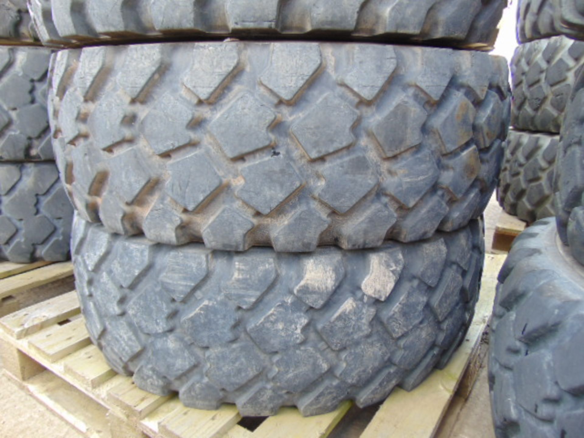 4 x Michelin XZL 335/80 R20 Tyres - Image 3 of 5