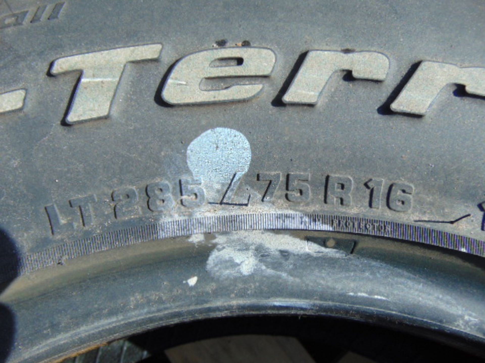 1 x BF Goodrich Mud Terrain T/A LT 285/75 R16 Tyre - Image 6 of 6