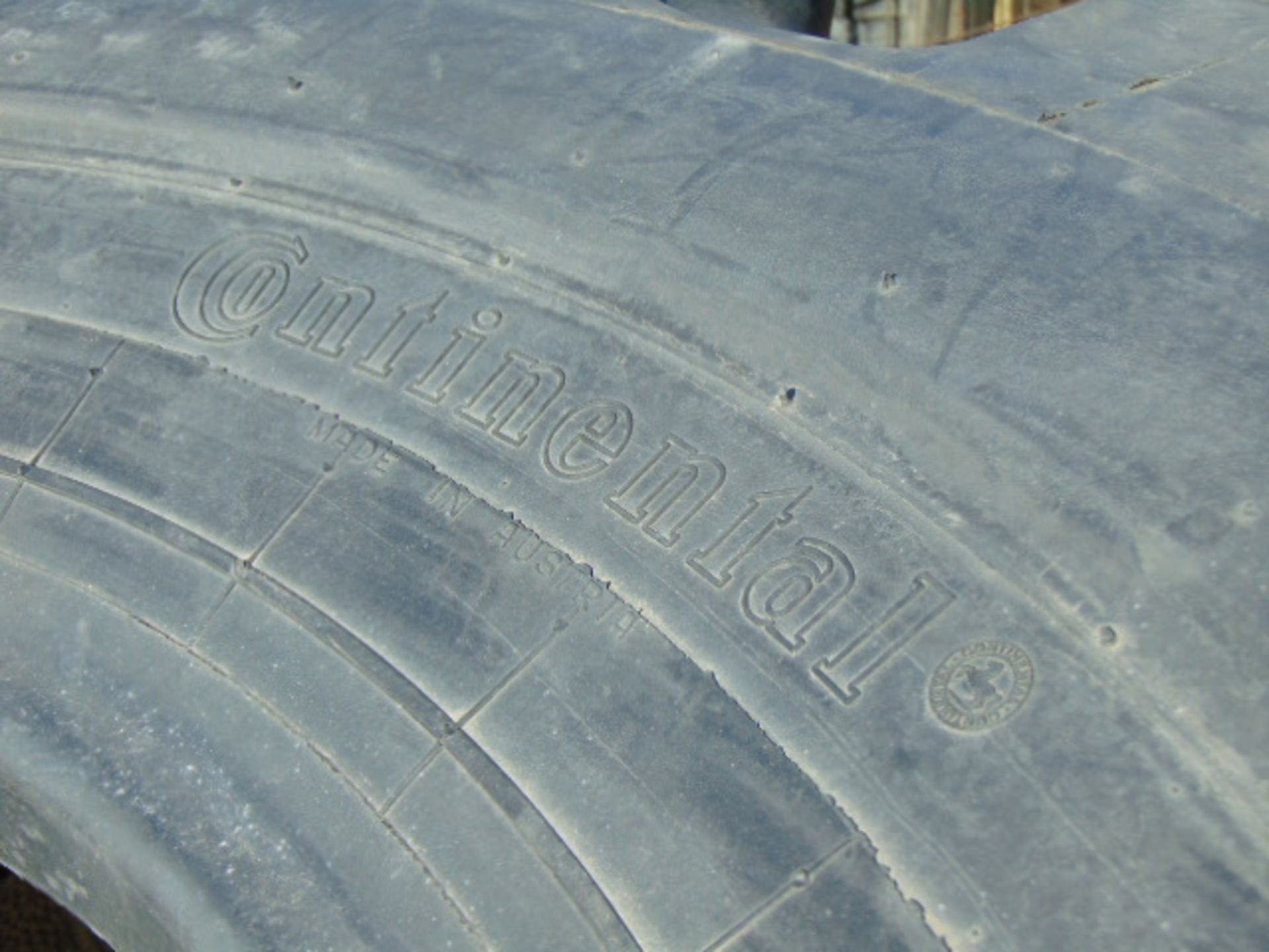 2 x Continental 20.5-25 EM Tyres - Image 4 of 5