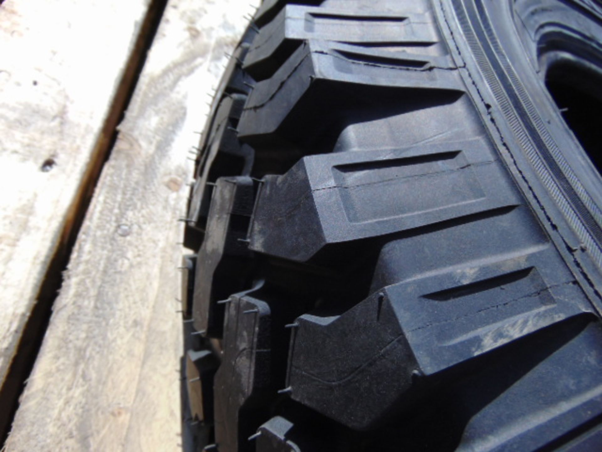 1 x Michelin XZL 7.50 R16 Tyre - Image 3 of 5