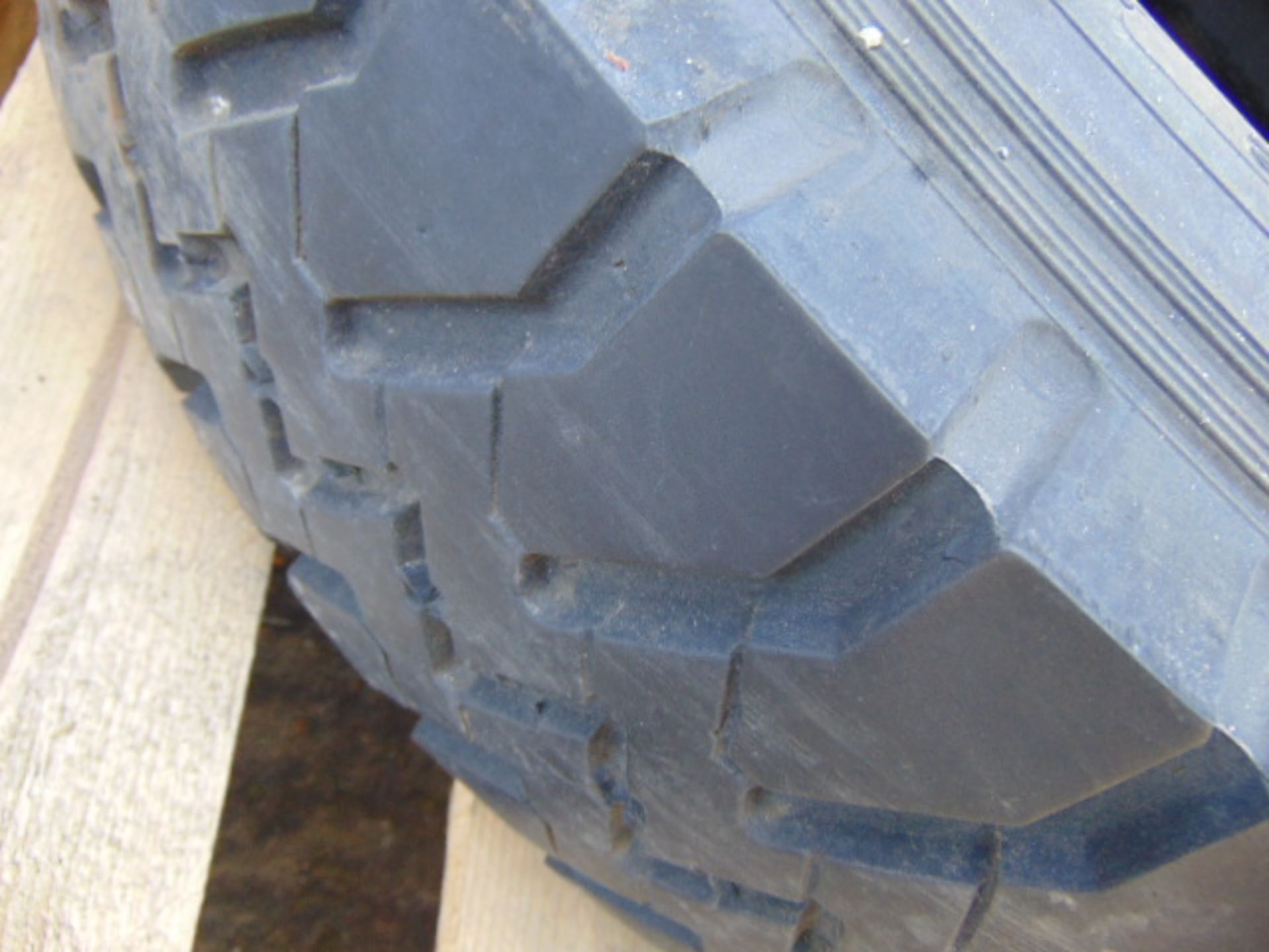 1 x General Super All Grip 7.50 R16 Tyre - Image 3 of 6
