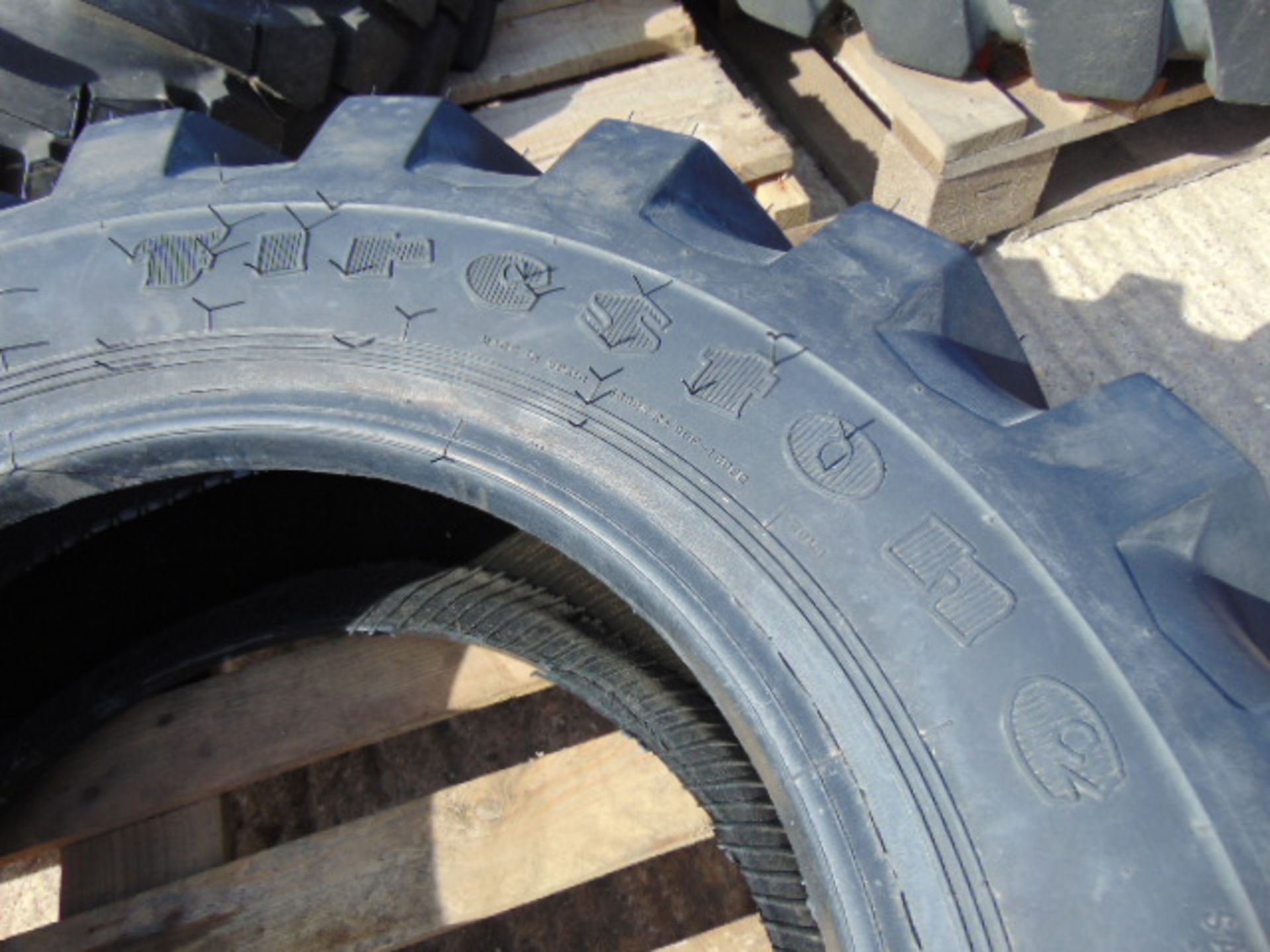 1 x Firestone Super Traction Loader 280/80-18 Tyre - Image 4 of 6