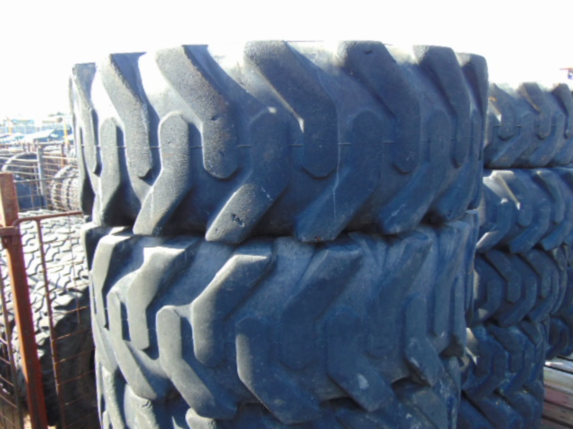 5 x Firestone Super Traction Loader 280/80 18 IND Tyres - Image 2 of 7