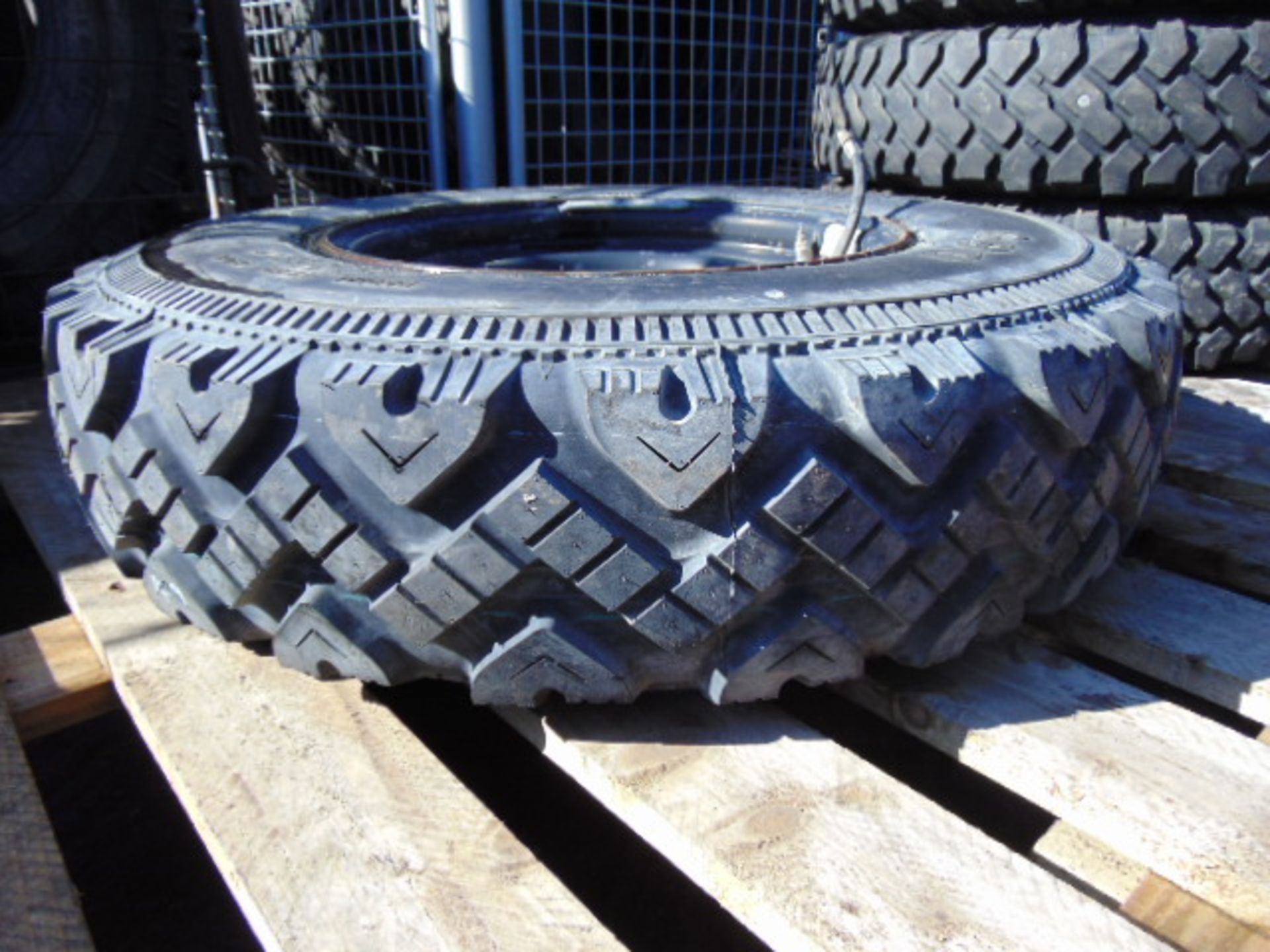 1 x Goodyear G90 7.50 R16 Tyre complete with Wolf Rim - Image 2 of 7