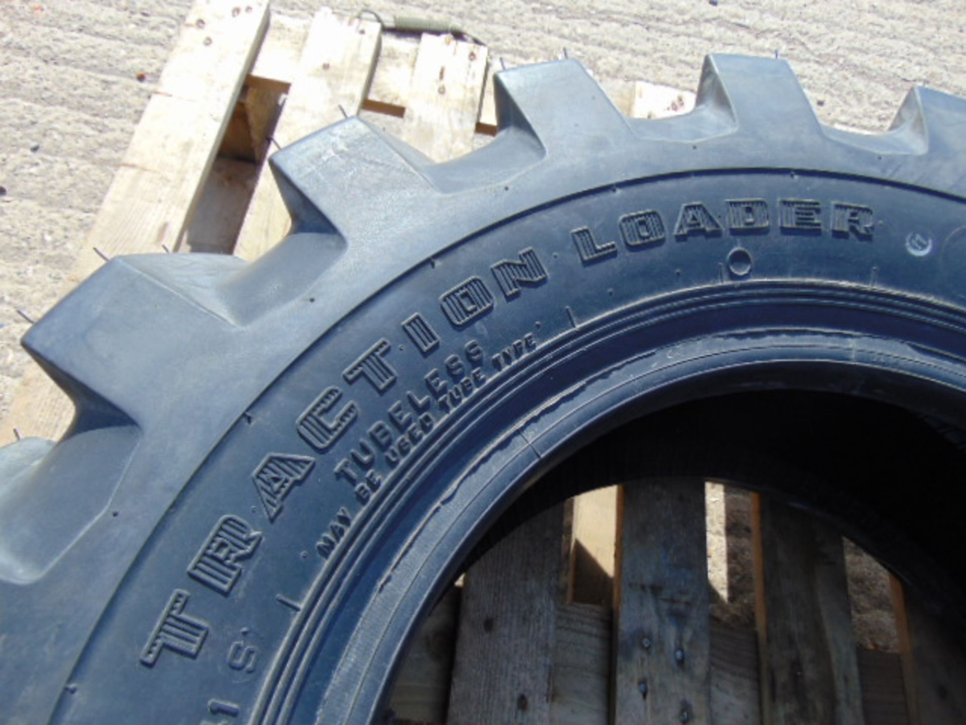 1 x Firestone Super Traction Loader 280/80-18 Tyre - Image 5 of 6