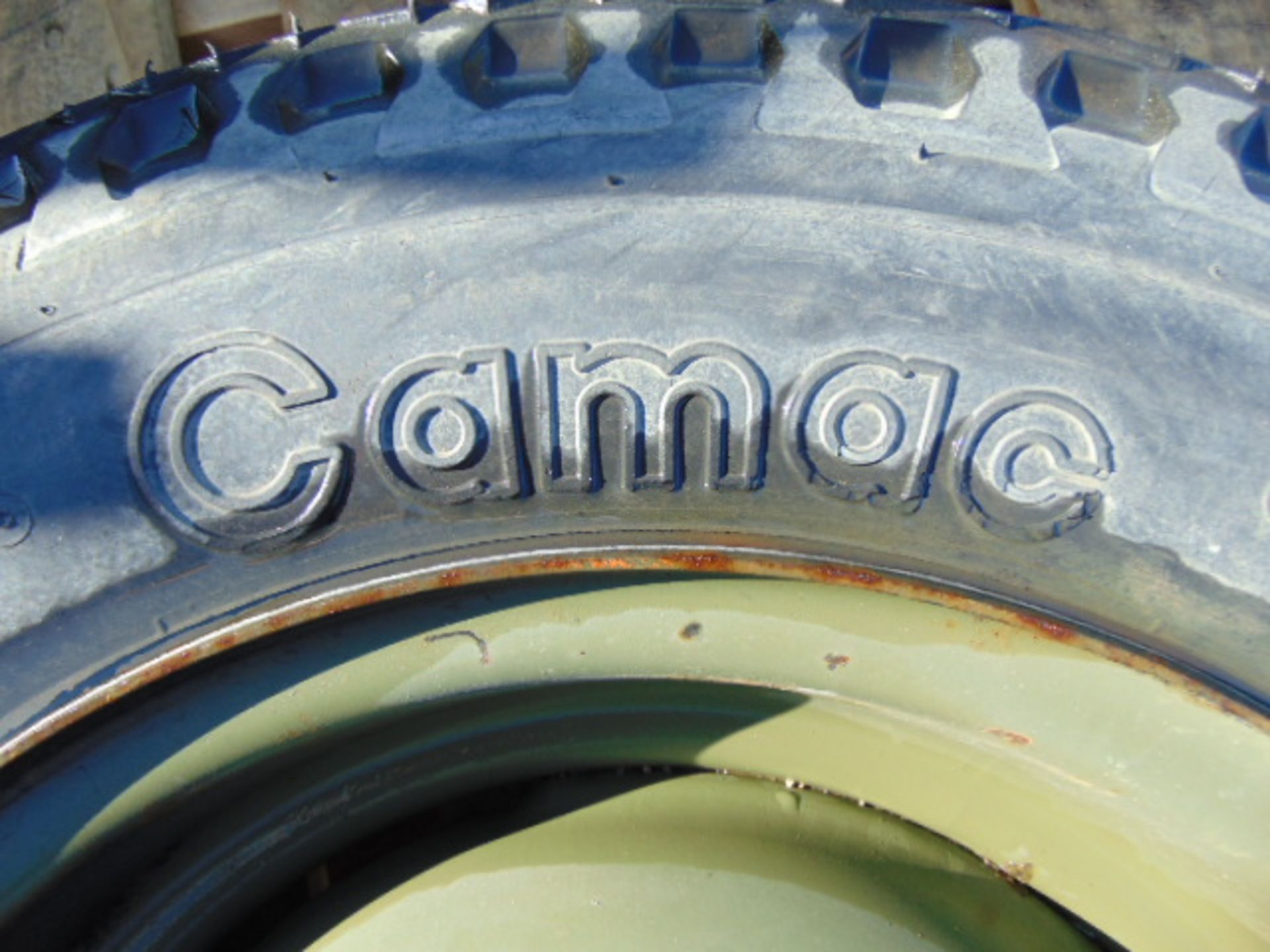 1 x Camac 6.50-16C Tyre complete with 5 stud rim - Image 3 of 6