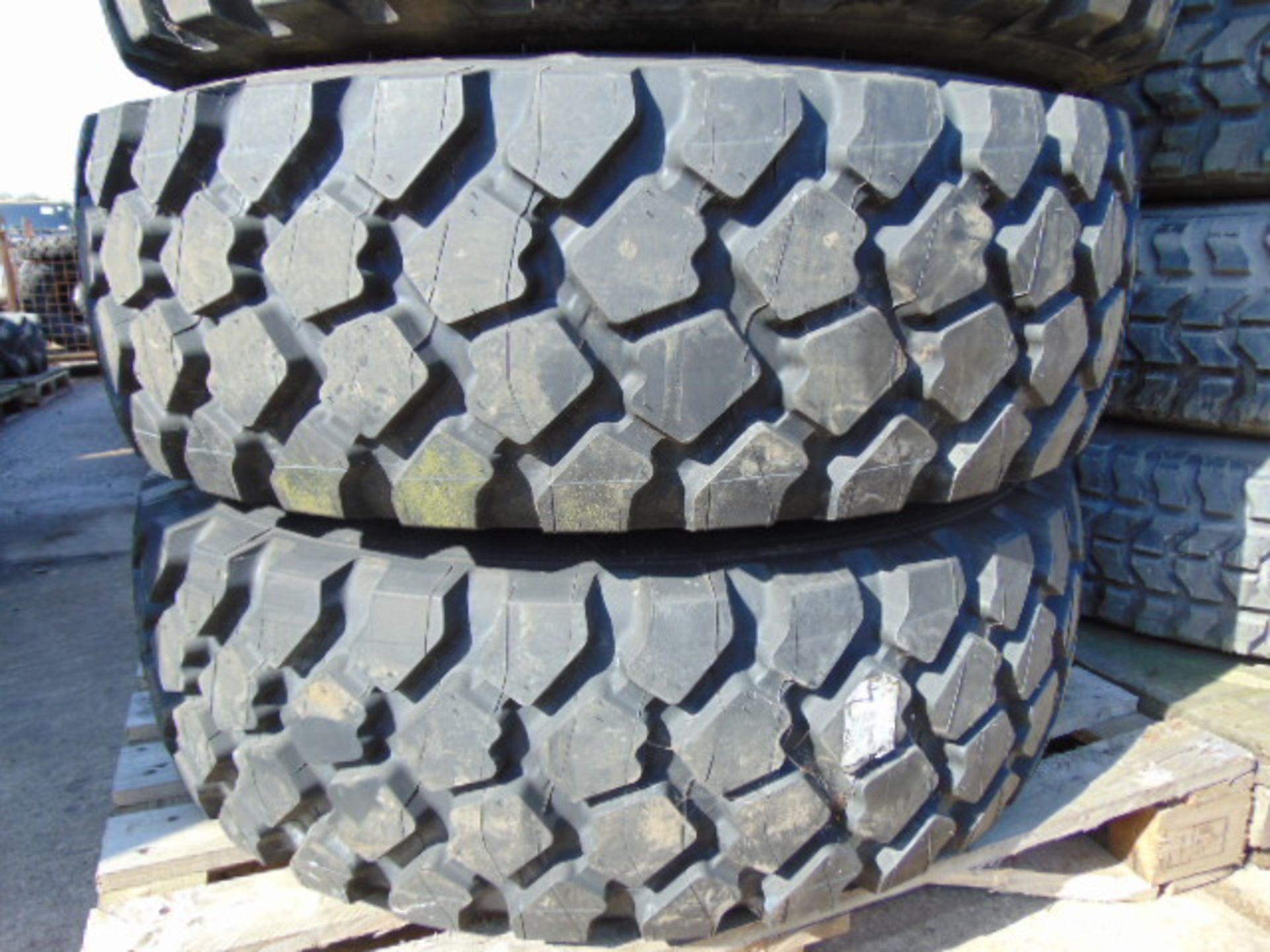 4 x Michelin XZL 365/85 R20 Tyres with Runflat Inserts and 10 Stud Rims - Image 3 of 7