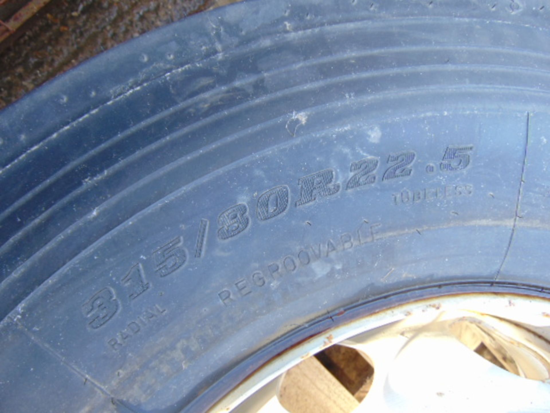 1 x Dunlop SP344 315/80 R22.5 Tyre complete with 10 stud rim - Image 7 of 7