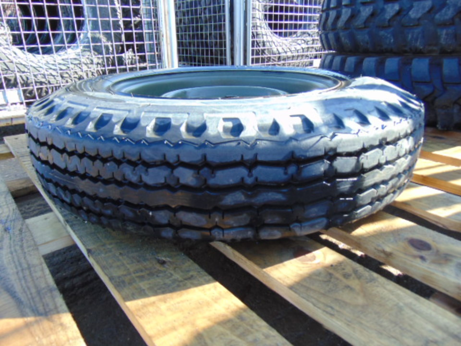 1 x Camac 6.50-16C Tyre complete with 5 stud rim - Image 5 of 6