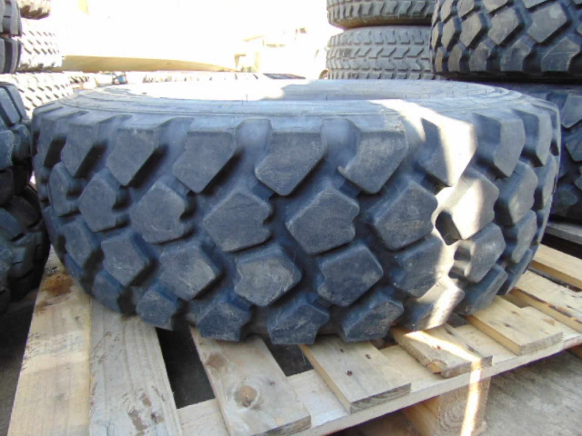 1 x Michelin 365/85 R20 XZL Tyre - Image 2 of 4