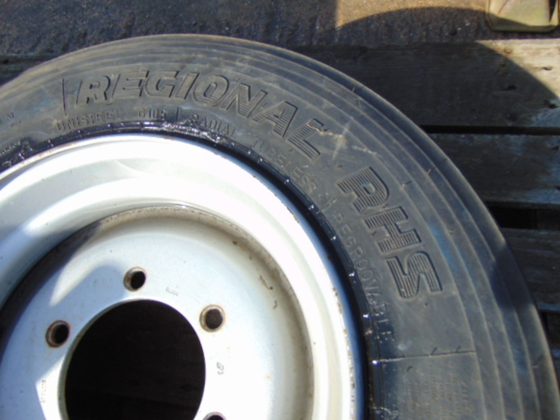 1 x Goodyear Regional RHS 8.5 R17.5 Tyre complete with 6 stud rim - Image 4 of 7