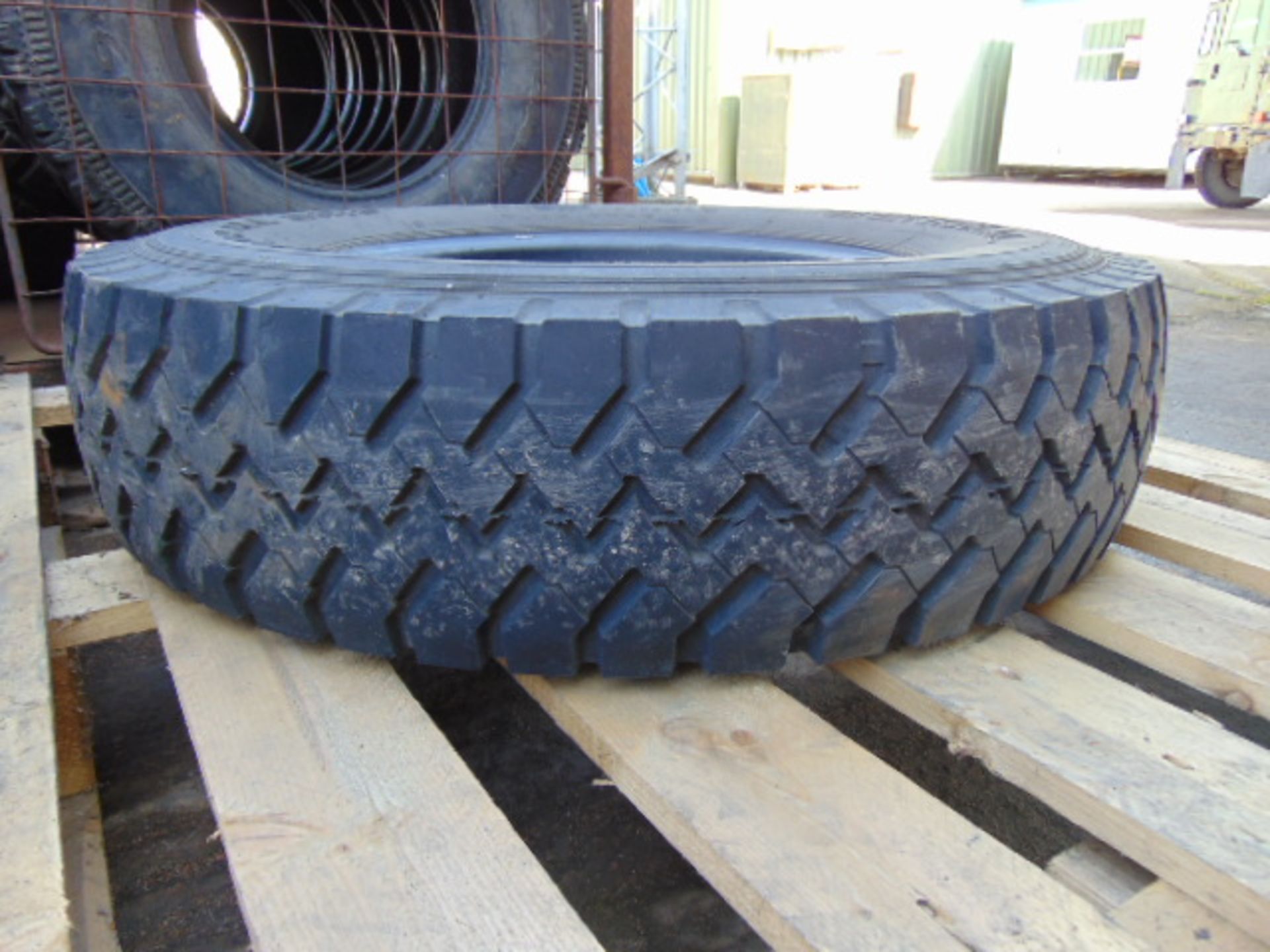 1 x General Super All Grip 7.50 R16 Tyre - Image 2 of 6