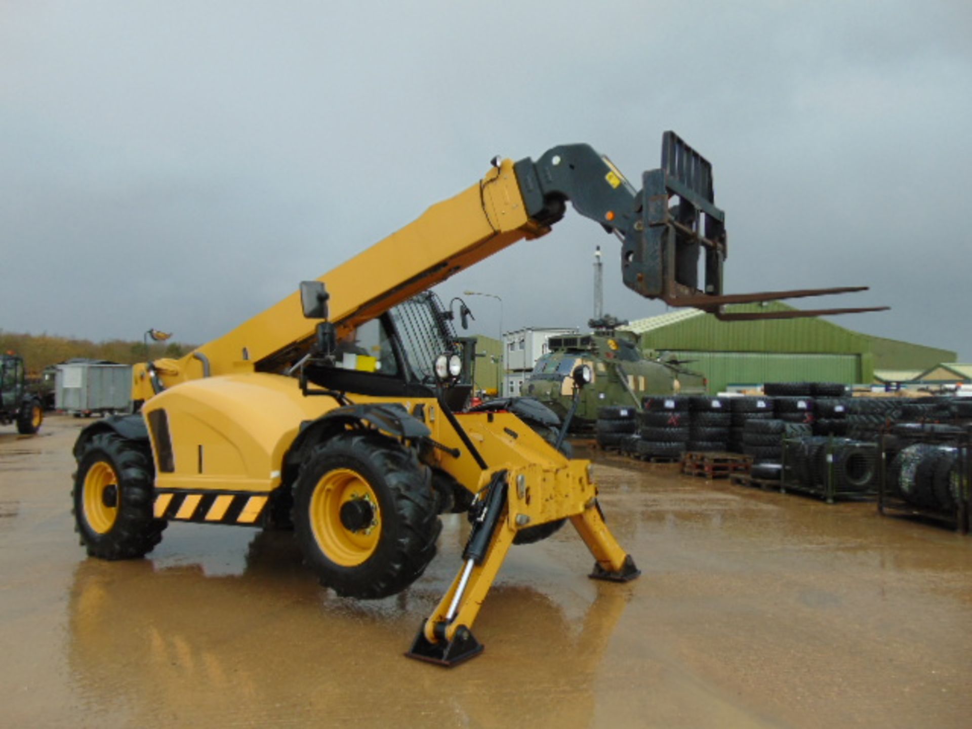 2014 Caterpillar TH414C 3.6 ton Telehandler - Image 3 of 28