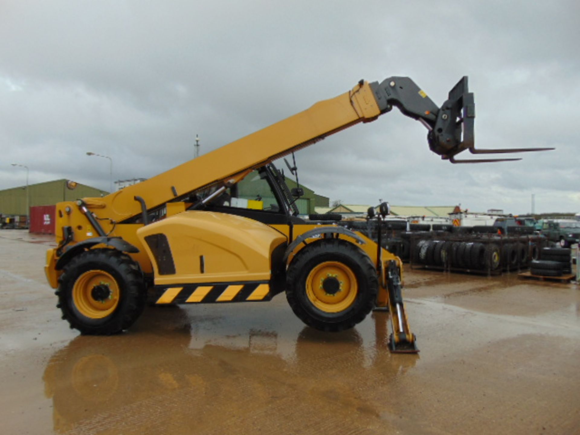 2013 Caterpillar TH414C 3.6 ton Telehandler - Image 4 of 35