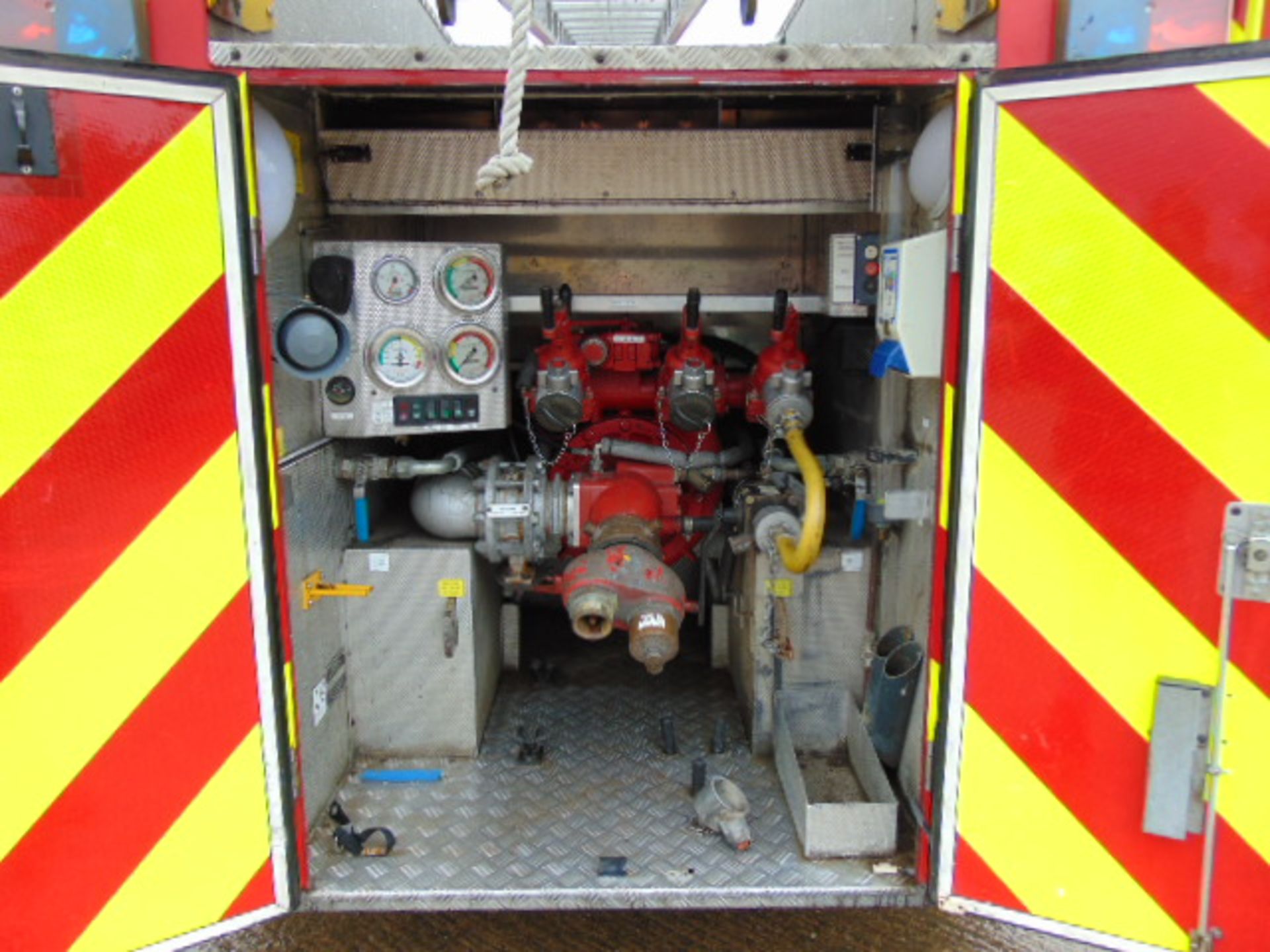 Scania 94D 260 / Emergency One Fire Engine - Image 13 of 33