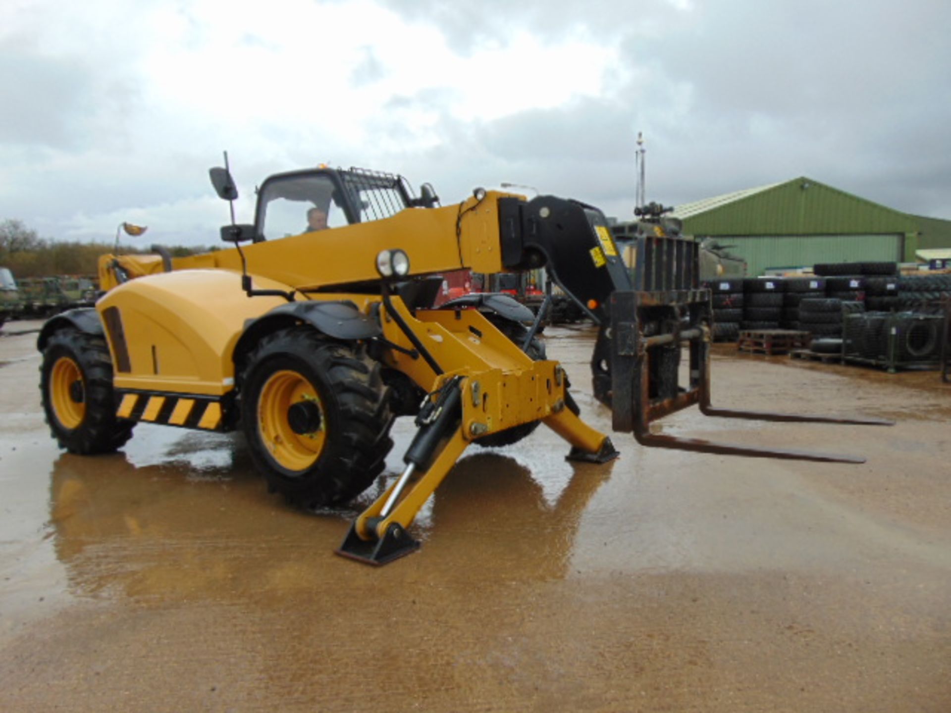 2013 Caterpillar TH414C 3.6 ton Telehandler - Image 9 of 35