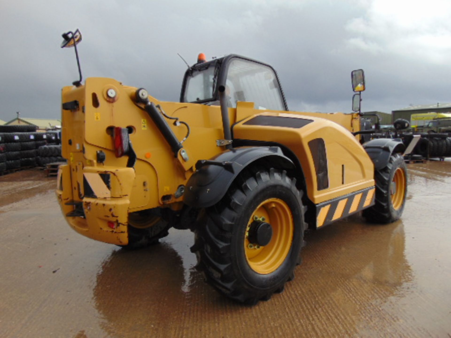 2014 Caterpillar TH414C 3.6 ton Telehandler - Image 9 of 28