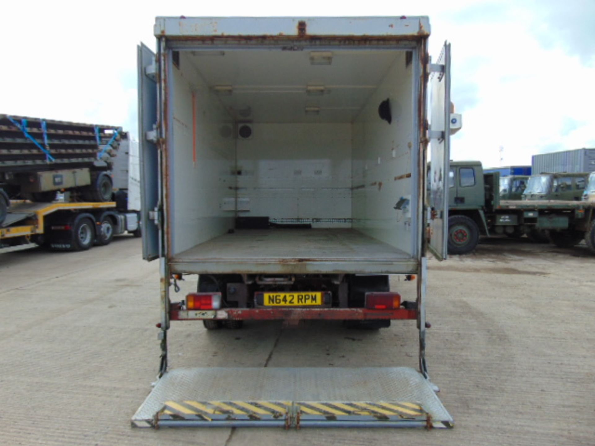 Iveco Cargo 75E15 4x2 Box Truck Complete with Rear Tail Lift - Image 10 of 21