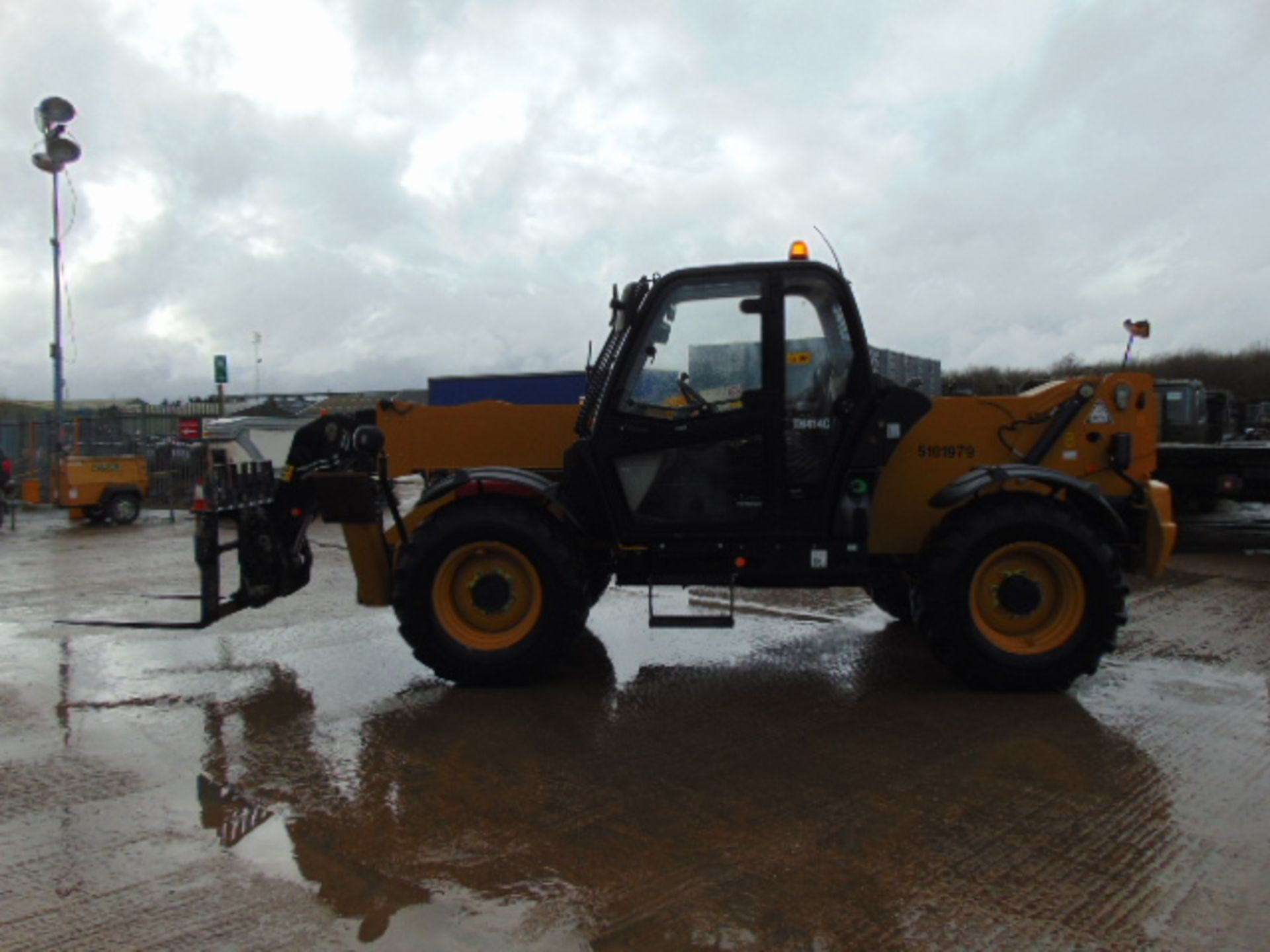 2013 Caterpillar TH414C 3.6 ton Telehandler - Image 18 of 35