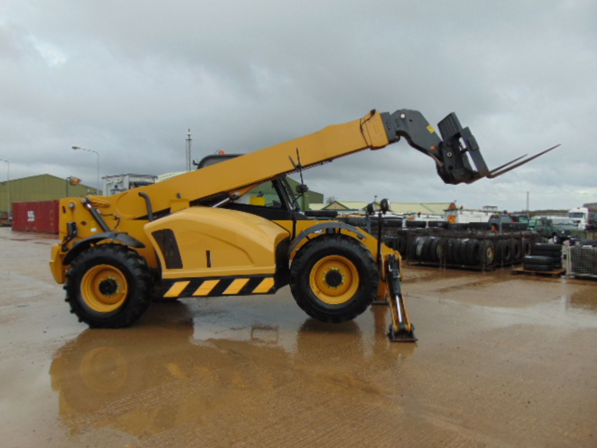 2013 Caterpillar TH414C 3.6 ton Telehandler - Image 3 of 35