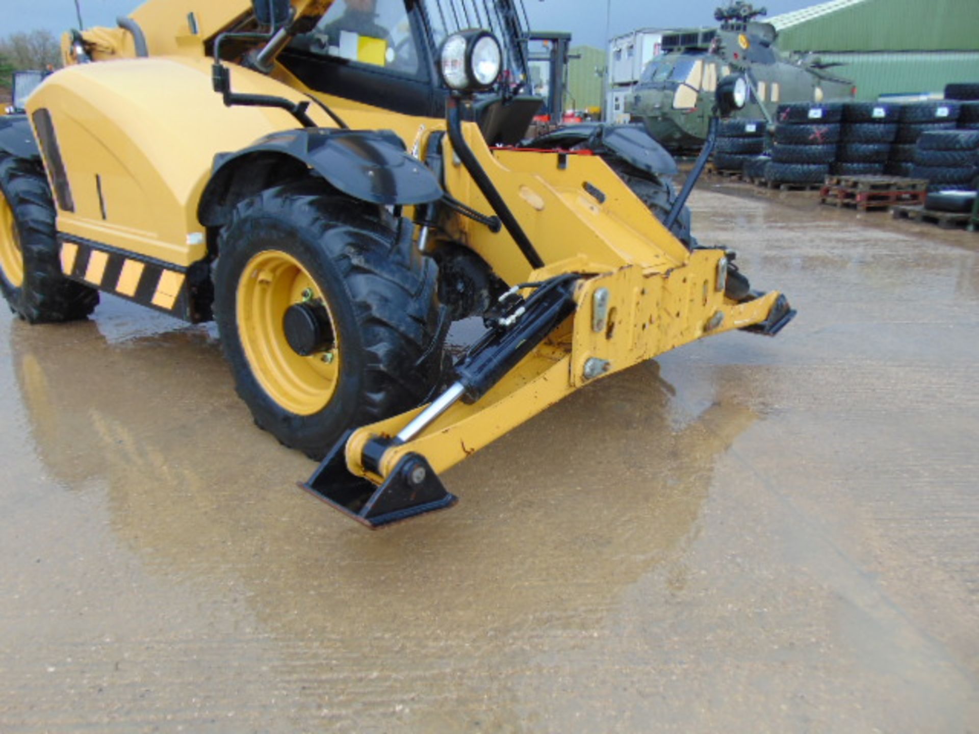 2014 Caterpillar TH414C 3.6 ton Telehandler - Image 7 of 28