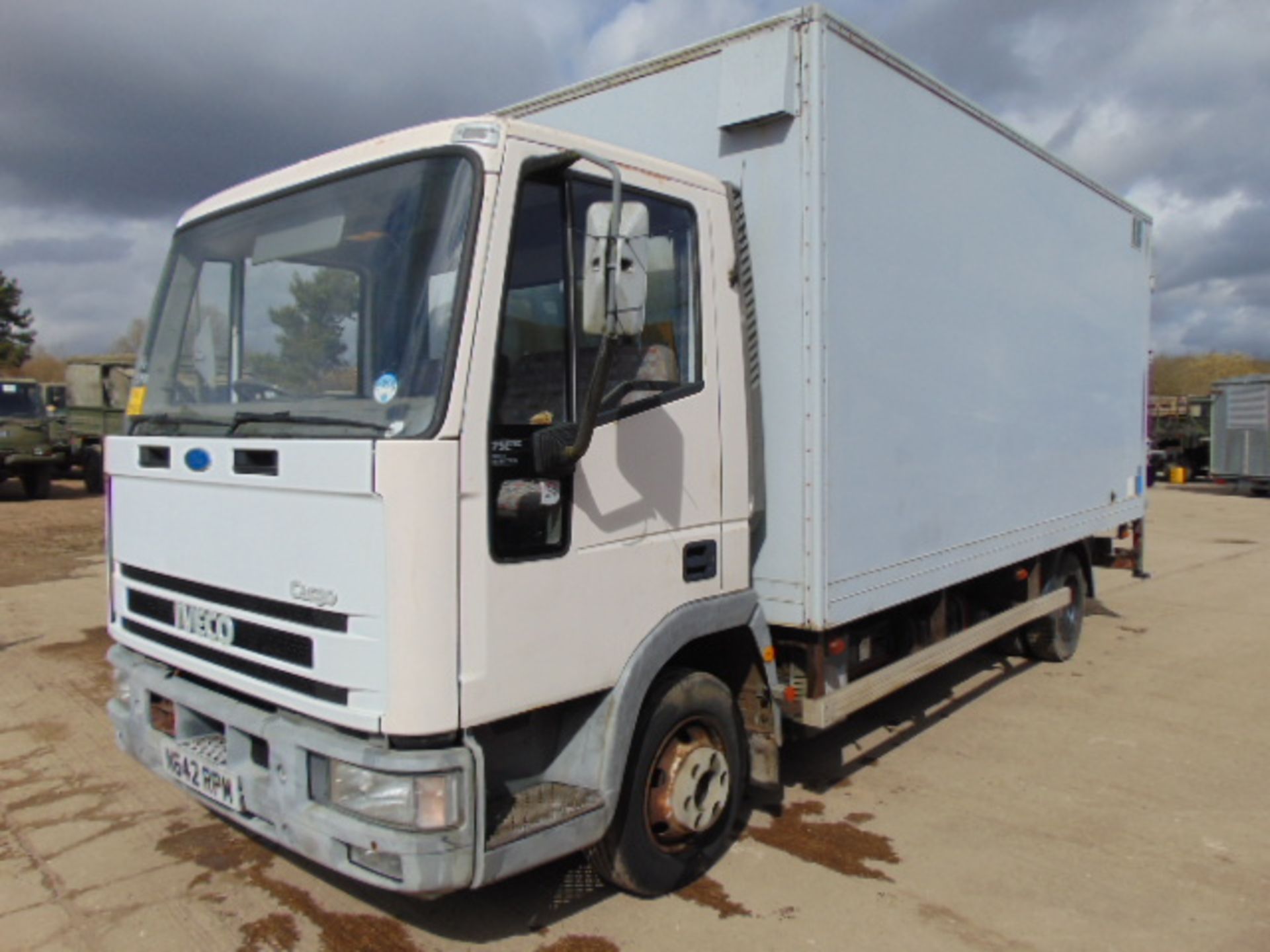 Iveco Cargo 75E15 4x2 Box Truck Complete with Rear Tail Lift - Image 3 of 21