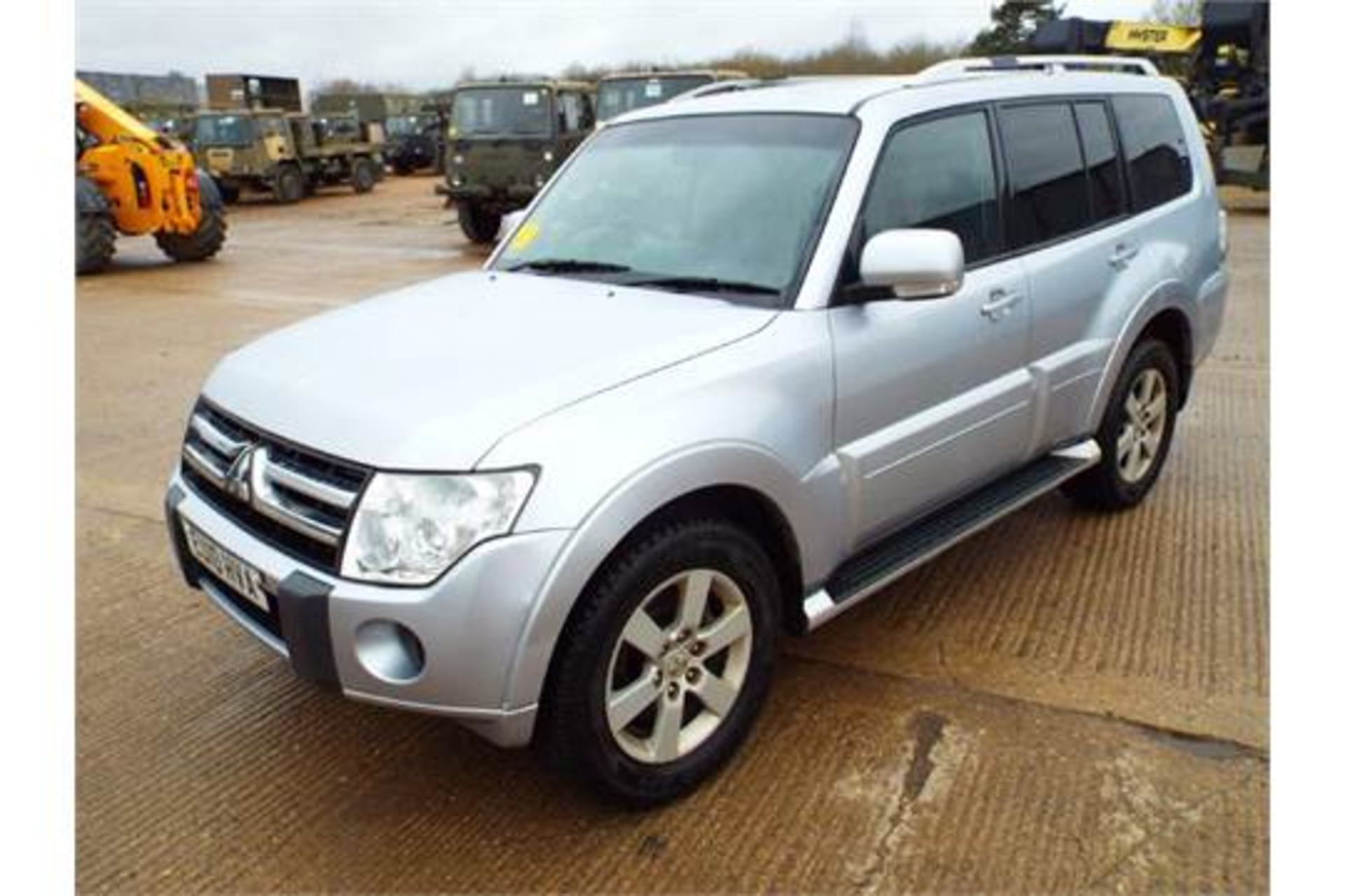 Mitsubishi Shogun GLX Equippe 3.2 DI-D 4x4 - Image 3 of 19