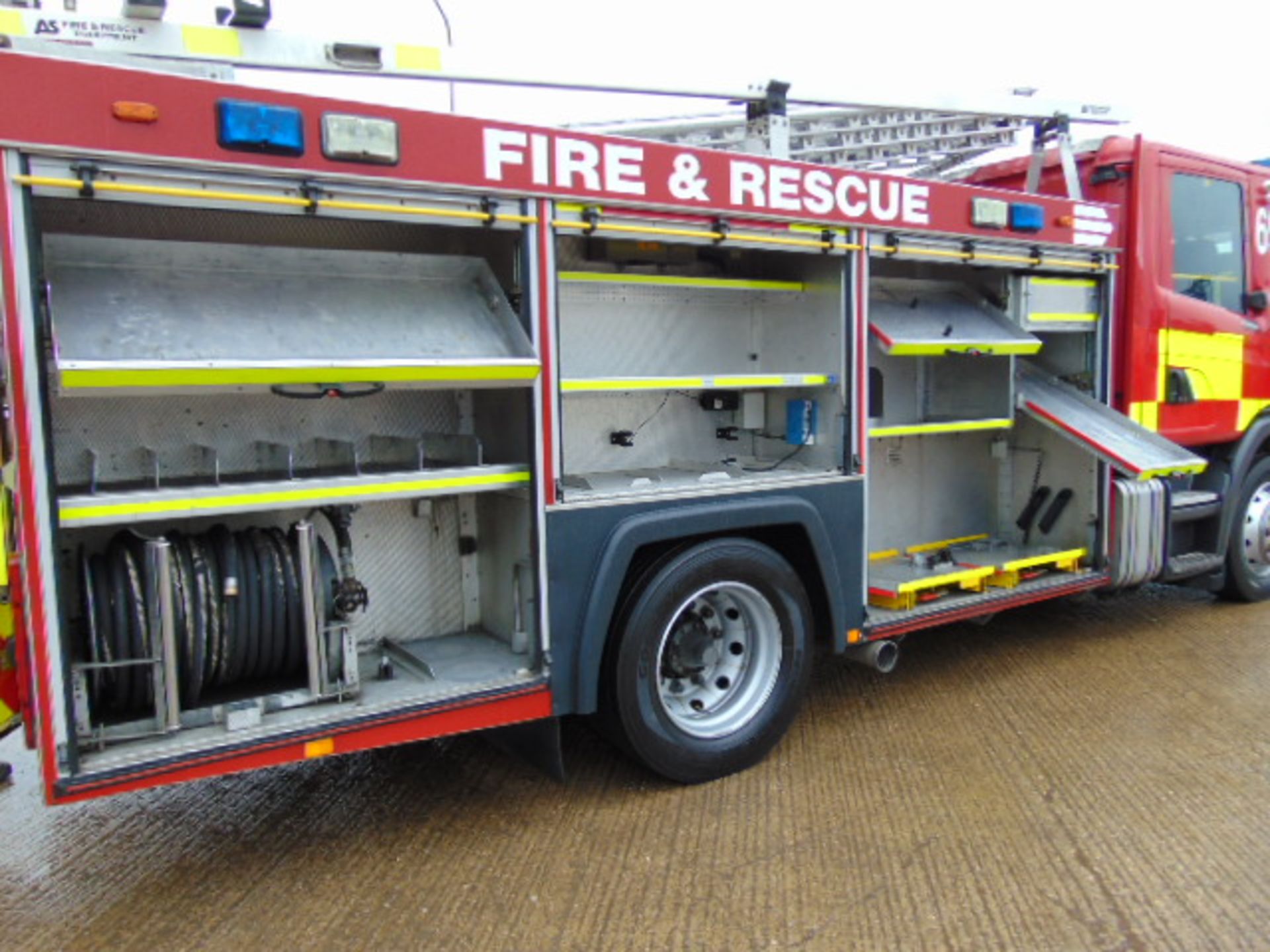 Scania 94D 260 / Emergency One Fire Engine - Image 9 of 33