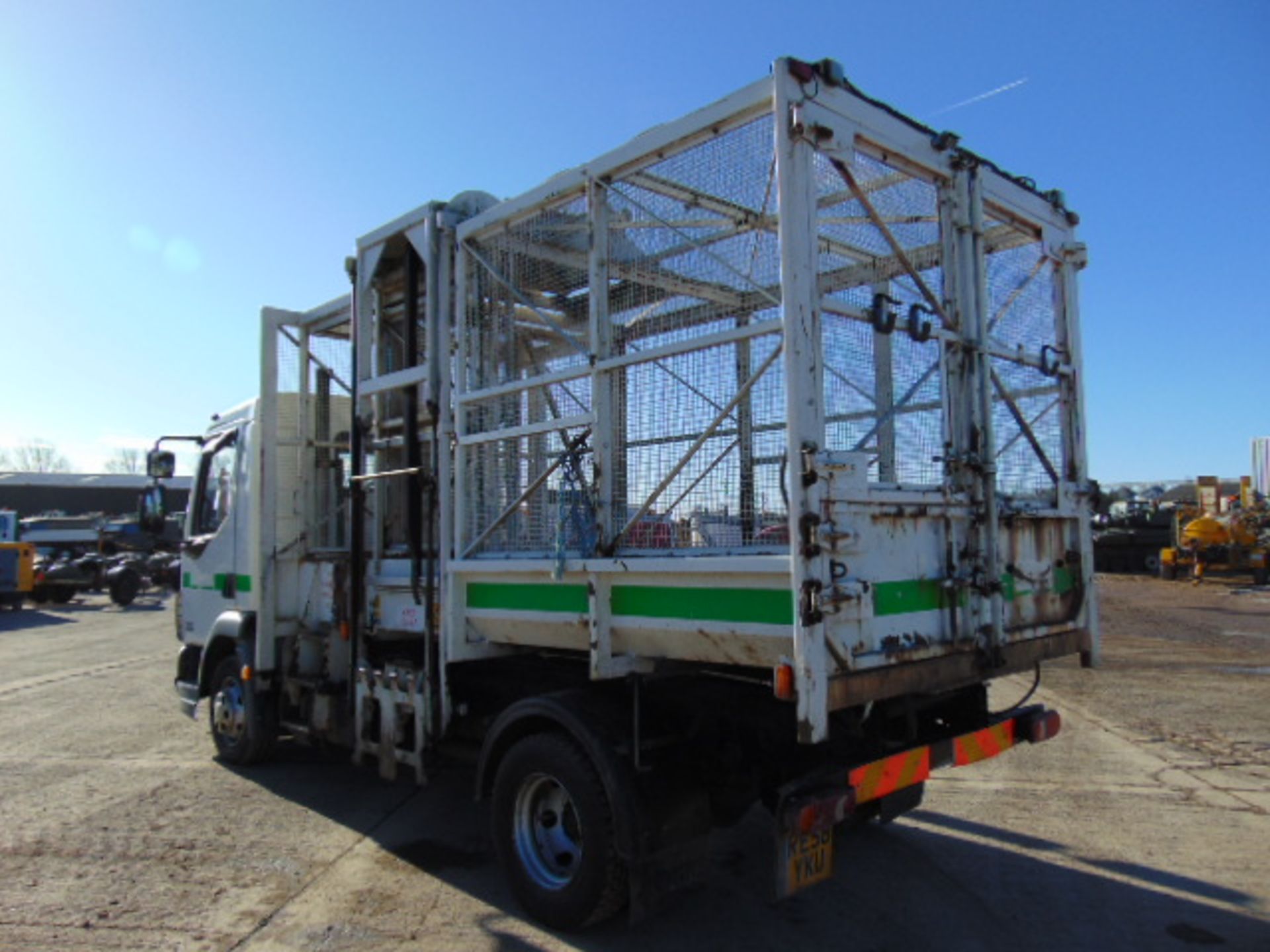 2008 DAF LF 45.140 C/W Refuse Cage, Rear Tipping Body and Side Bin Lift - Image 8 of 26