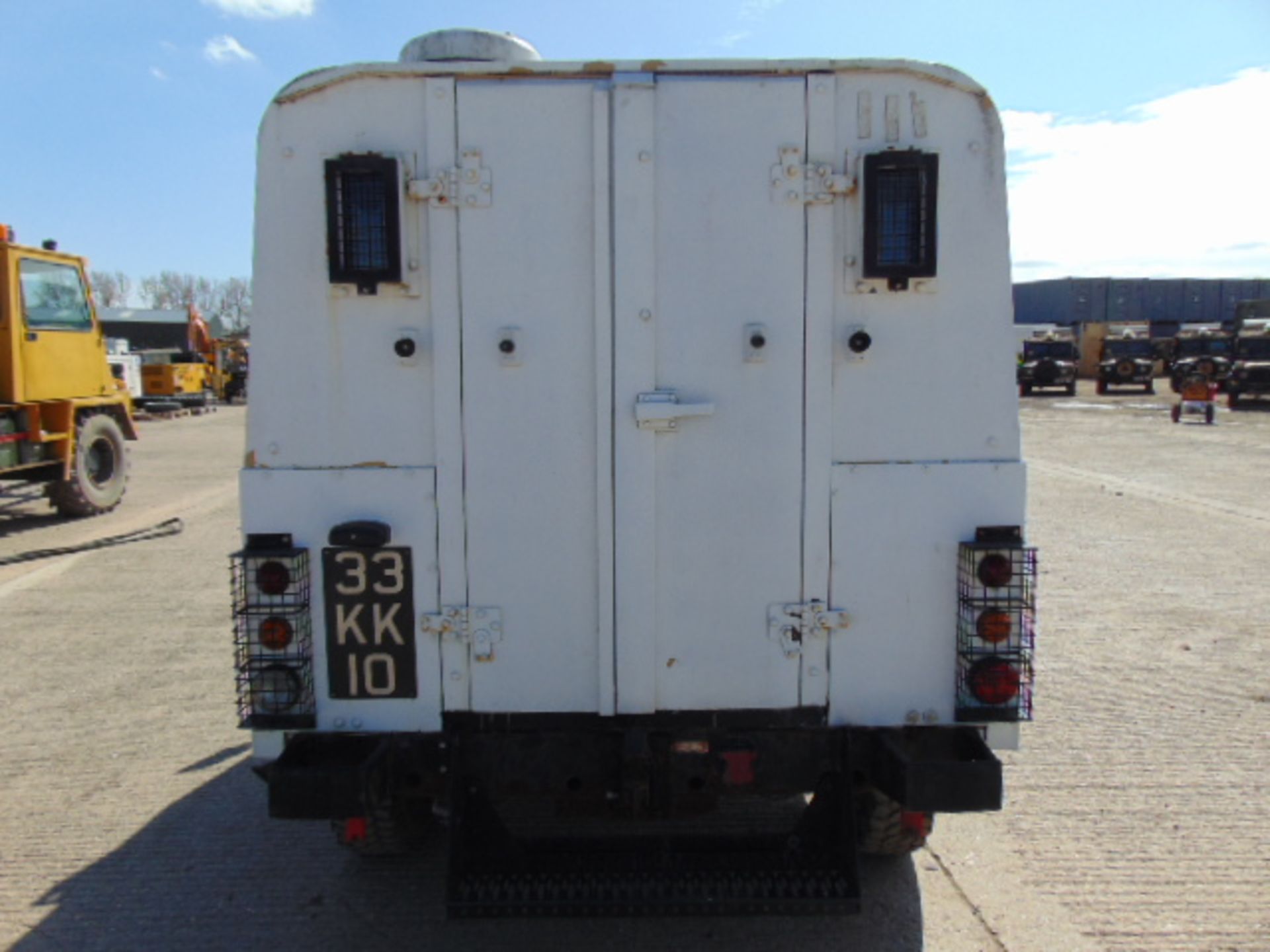 Land Rover Snatch 2A Armoured Defender 110 300TDi - Image 7 of 18