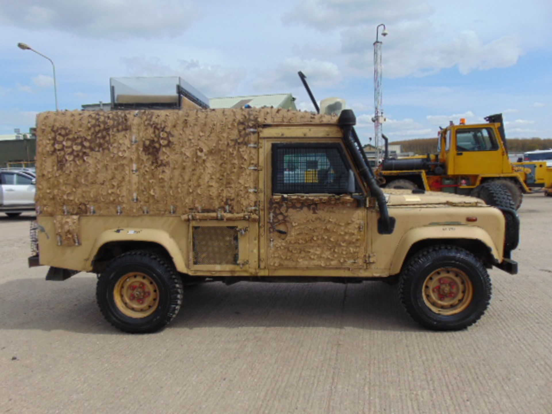 Land Rover Snatch 2A Armoured Defender 110 300TDi - Image 5 of 21