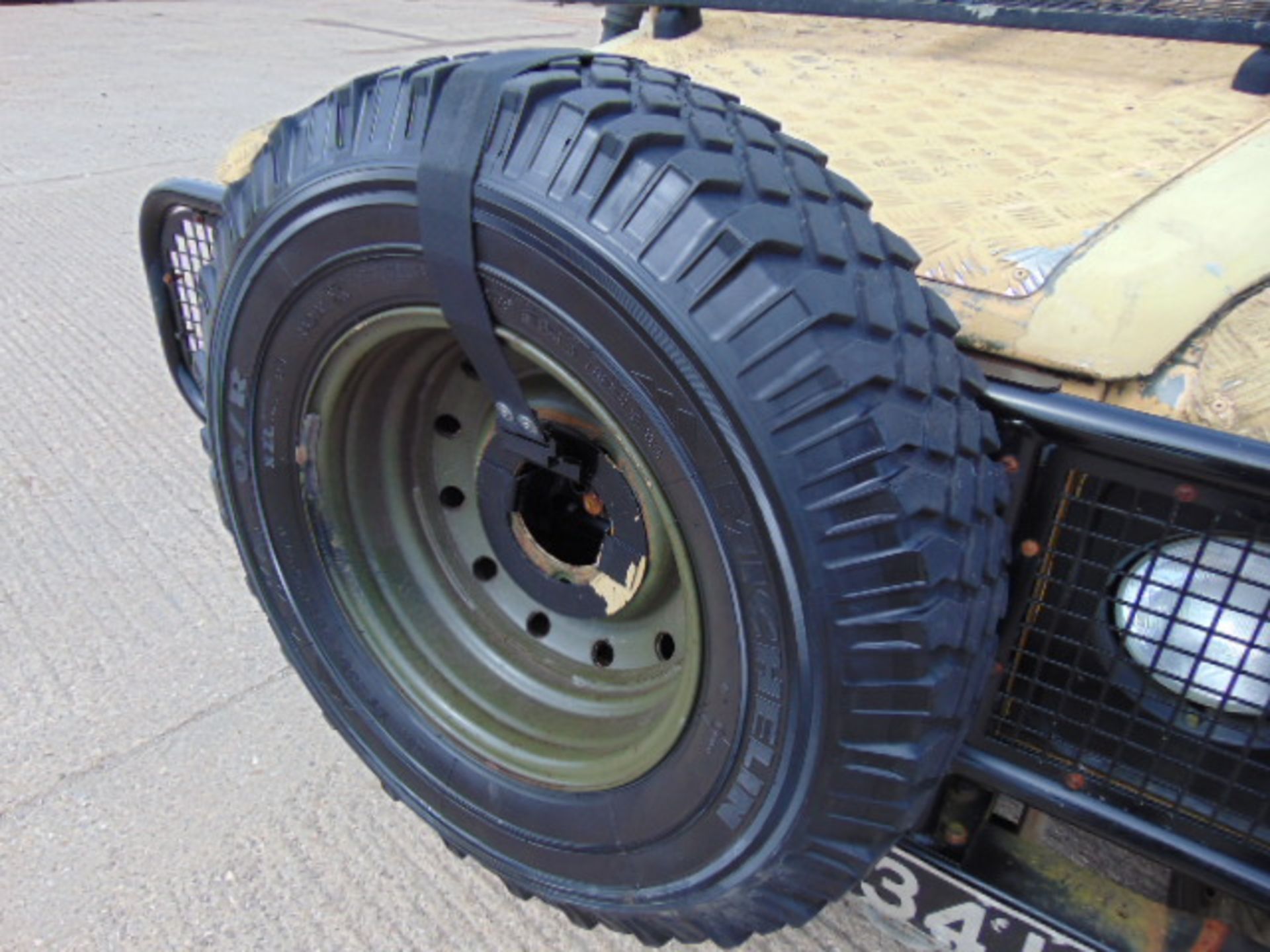 Land Rover Snatch 2A Armoured Defender 110 300TDi - Image 17 of 21