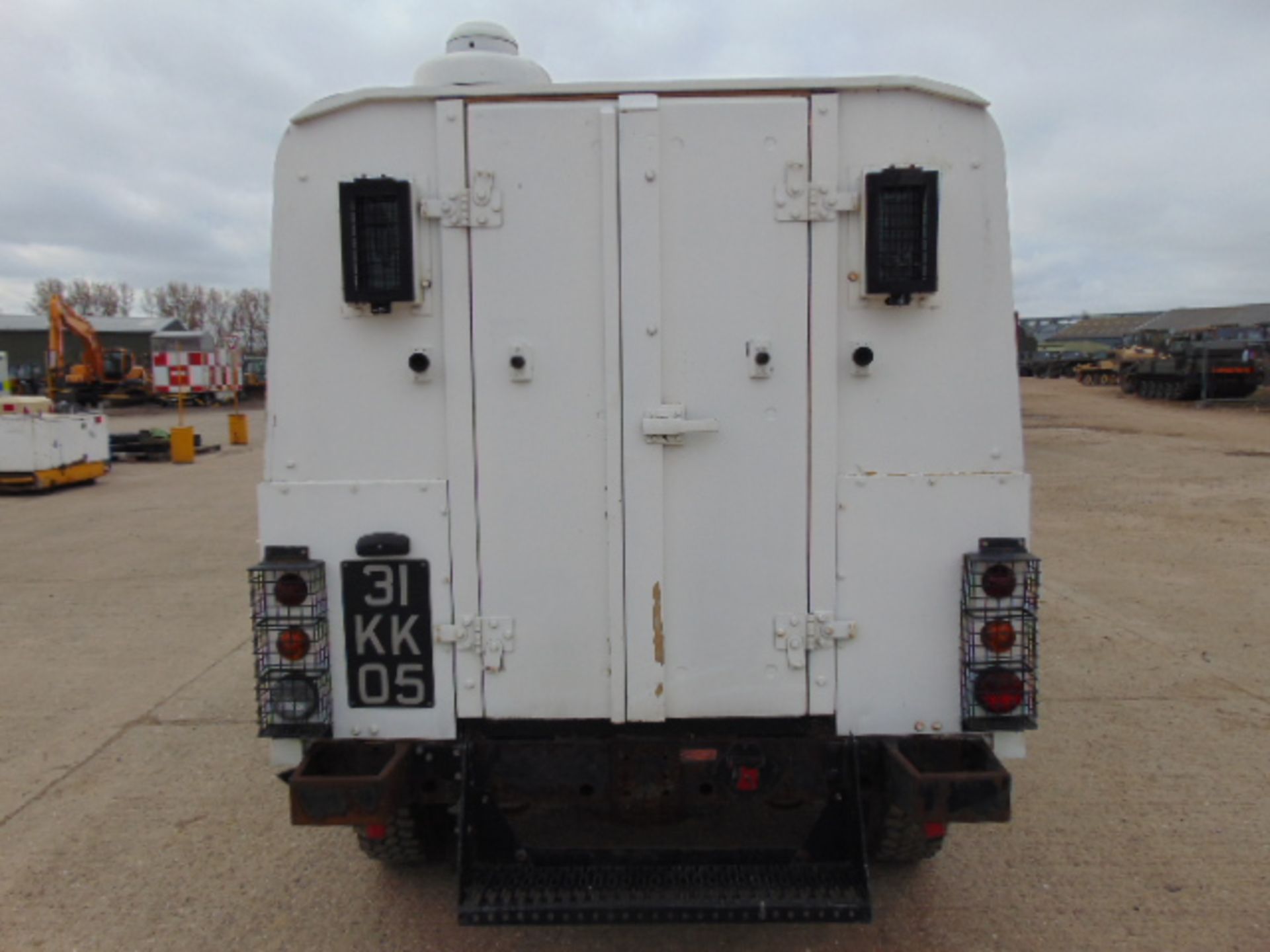 Land Rover Snatch 2A Armoured Defender 110 300TDi - Image 7 of 20